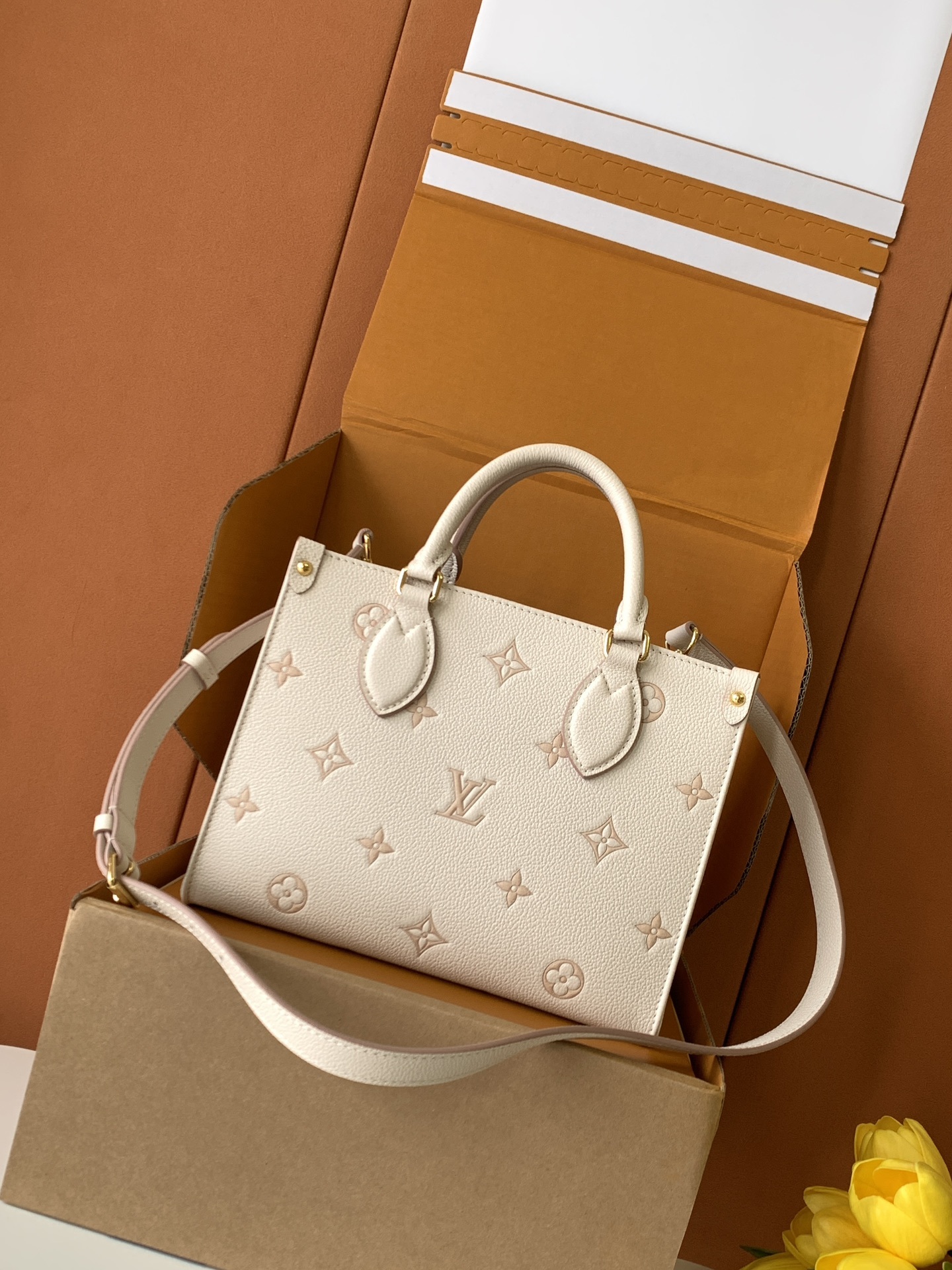 【特级MB163c芯片版原厂皮】ONTHEGO 小号手袋型号:M14403白色材料:A级全钢五金,进口原