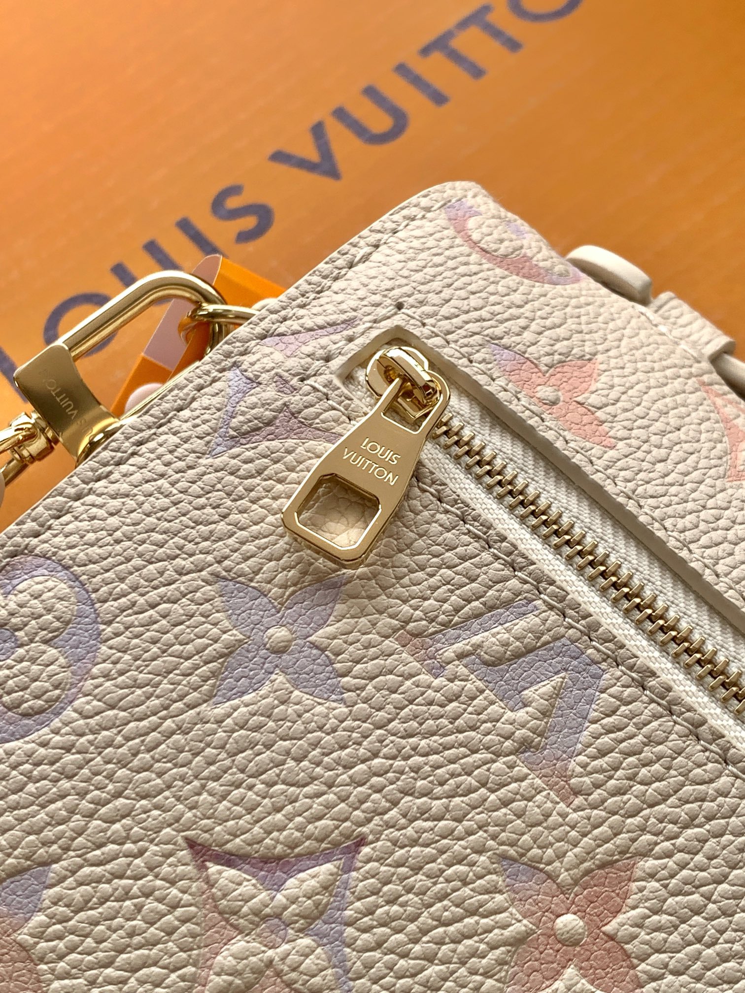 【特级MB163c芯片版原厂皮】POCHETTE MÉTIS EAST WEST 手袋型号:M25682