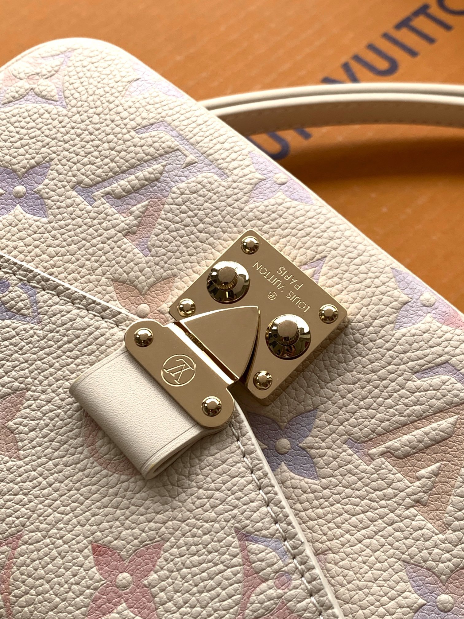 【特级MB163c芯片版原厂皮】POCHETTE MÉTIS EAST WEST 手袋型号:M25682