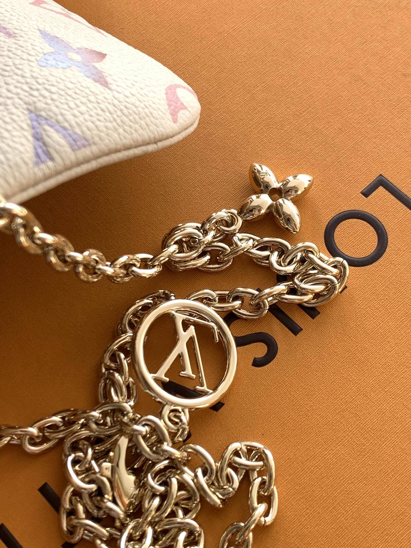 特级全钢 变码芯片M25596本款 Nano Madeleine 手袋沐浴新季幻梦色彩,可轻松点睛各式造