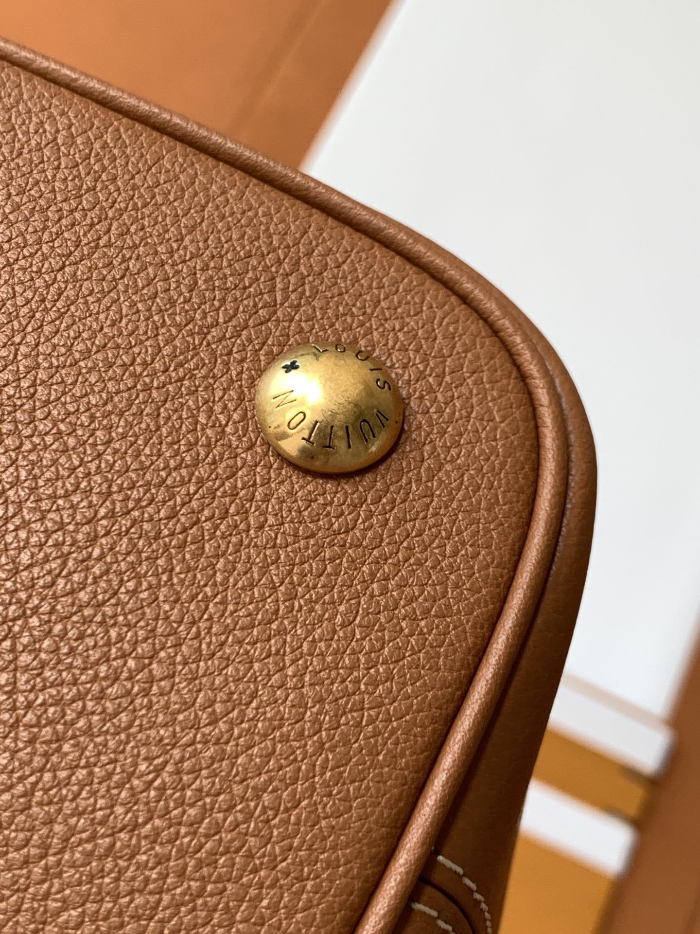 【特级MB163c芯片版原厂皮】LOW KEY ALL IN BB 手袋型号:M14416焦糖色材料:A