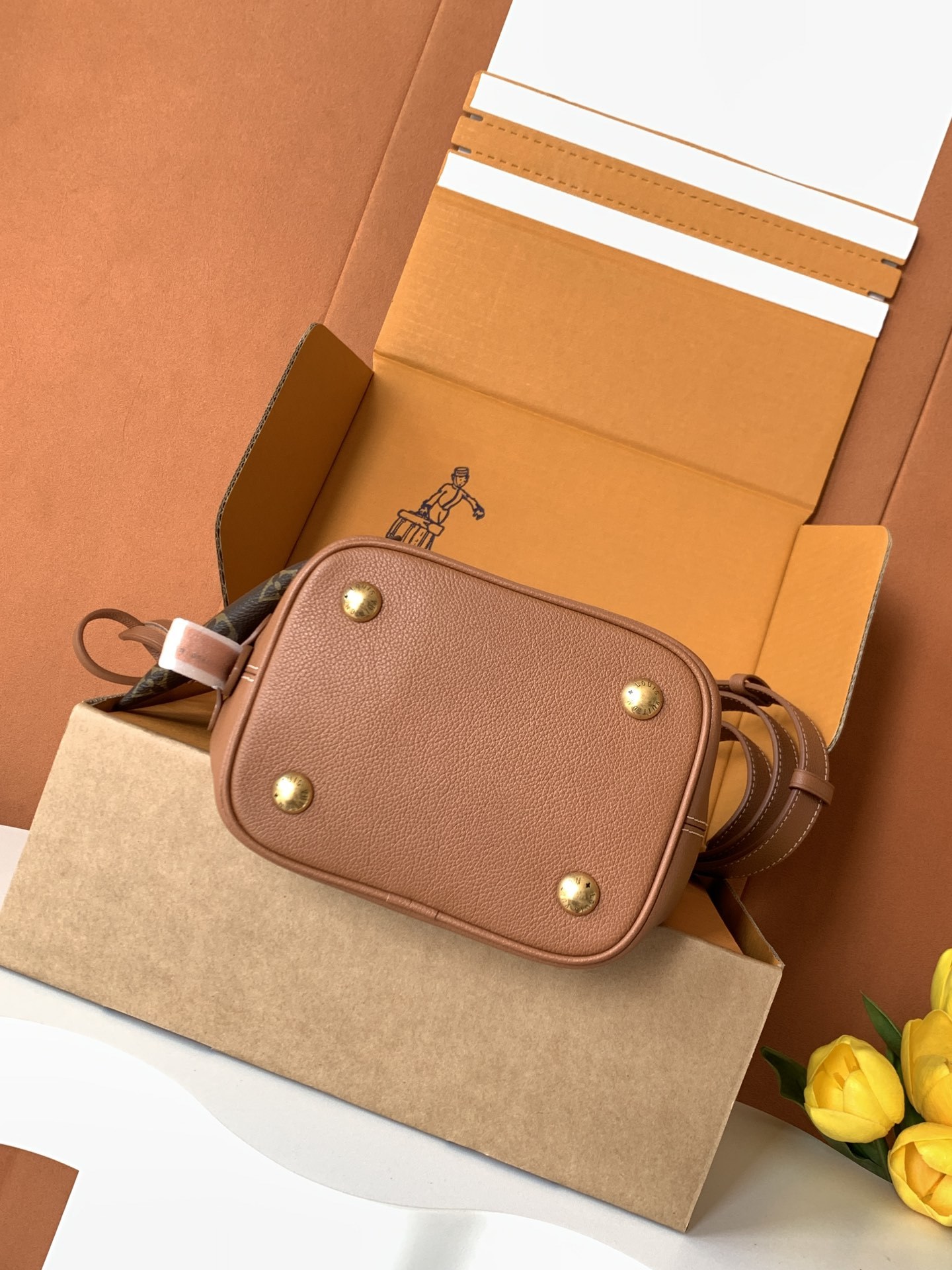 【特级MB163c芯片版原厂皮】LOW KEY ALL IN BB 手袋型号:M14416焦糖色材料:A