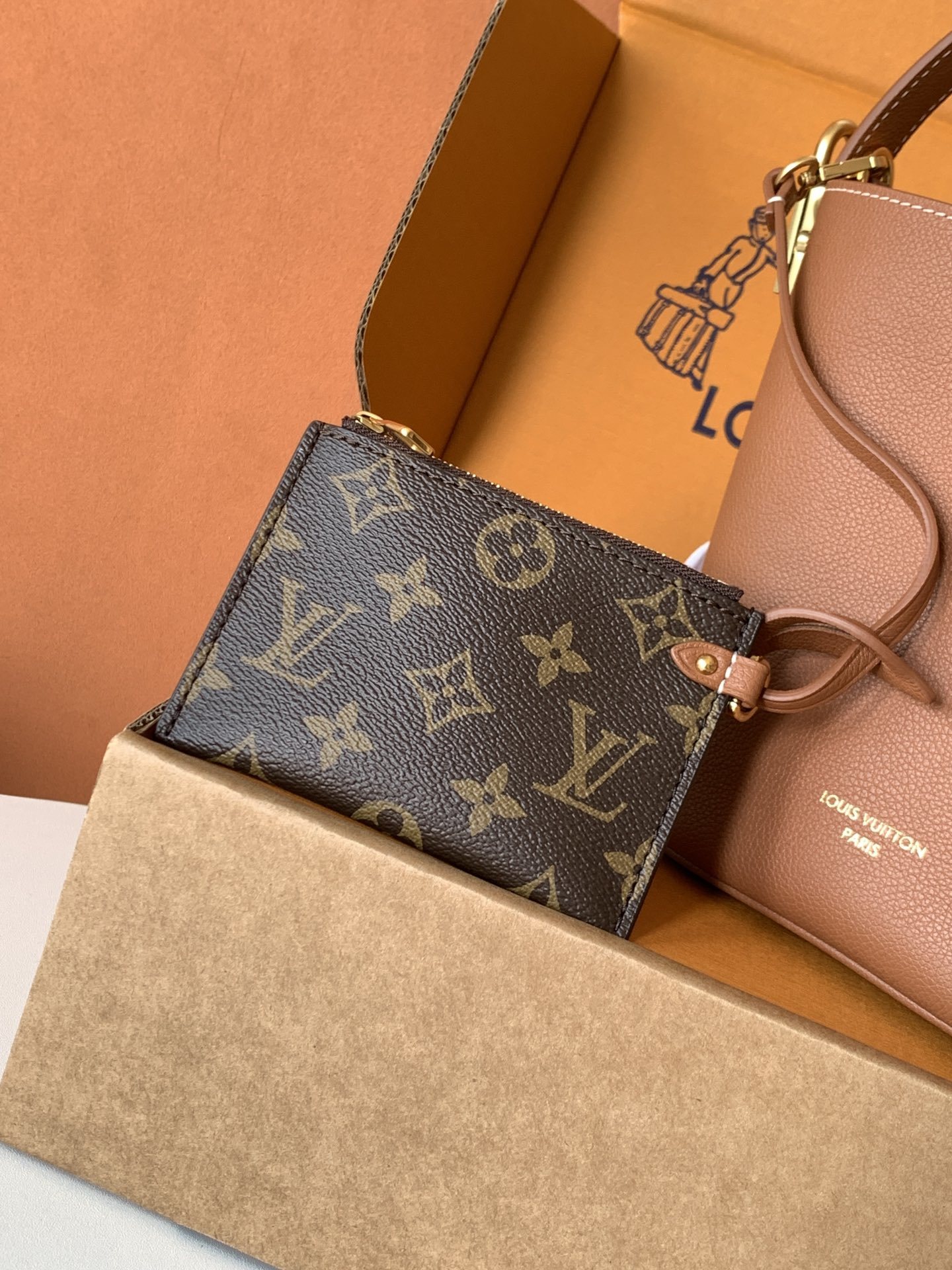 【特级MB163c芯片版原厂皮】LOW KEY ALL IN BB 手袋型号:M14416焦糖色材料:A