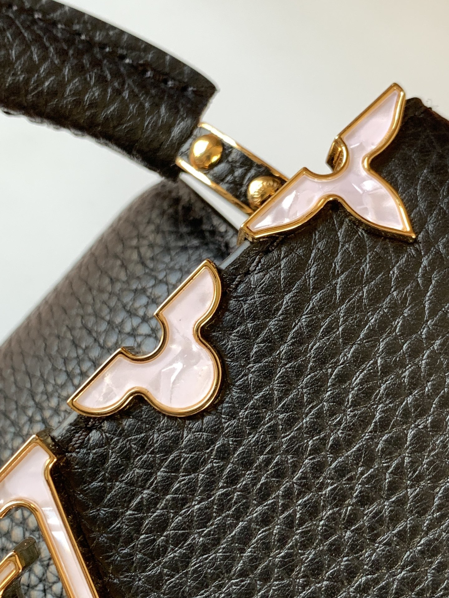 特级全钢 M10167黑色本款Capucines Nano手袋出自Capucines Flower Cr