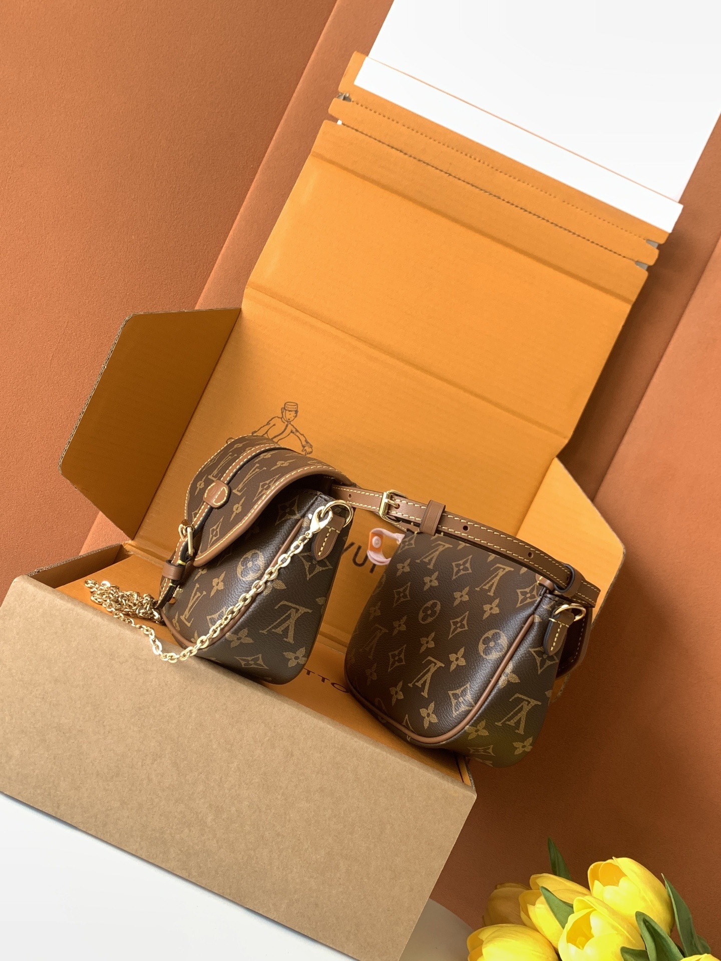 特级全钢 变码芯片M26592双子星2025 秋冬新款 Duo BB 手袋以焕然一新的廓形,将别致设计与