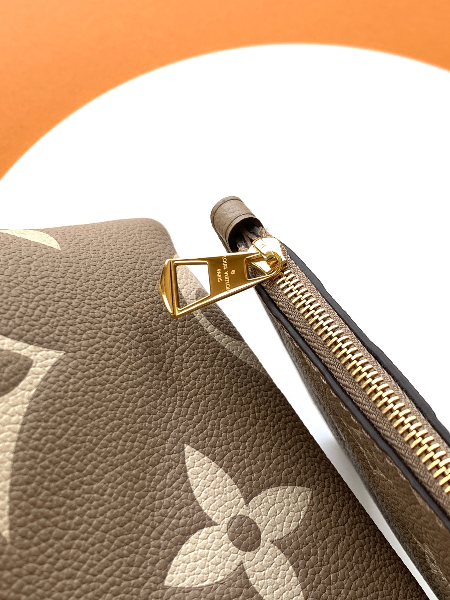 动态芯片版,【特级精品原厂皮,全钢五金💋 M47180大象灰压花 】CarryAll 小号手袋取材 Mo