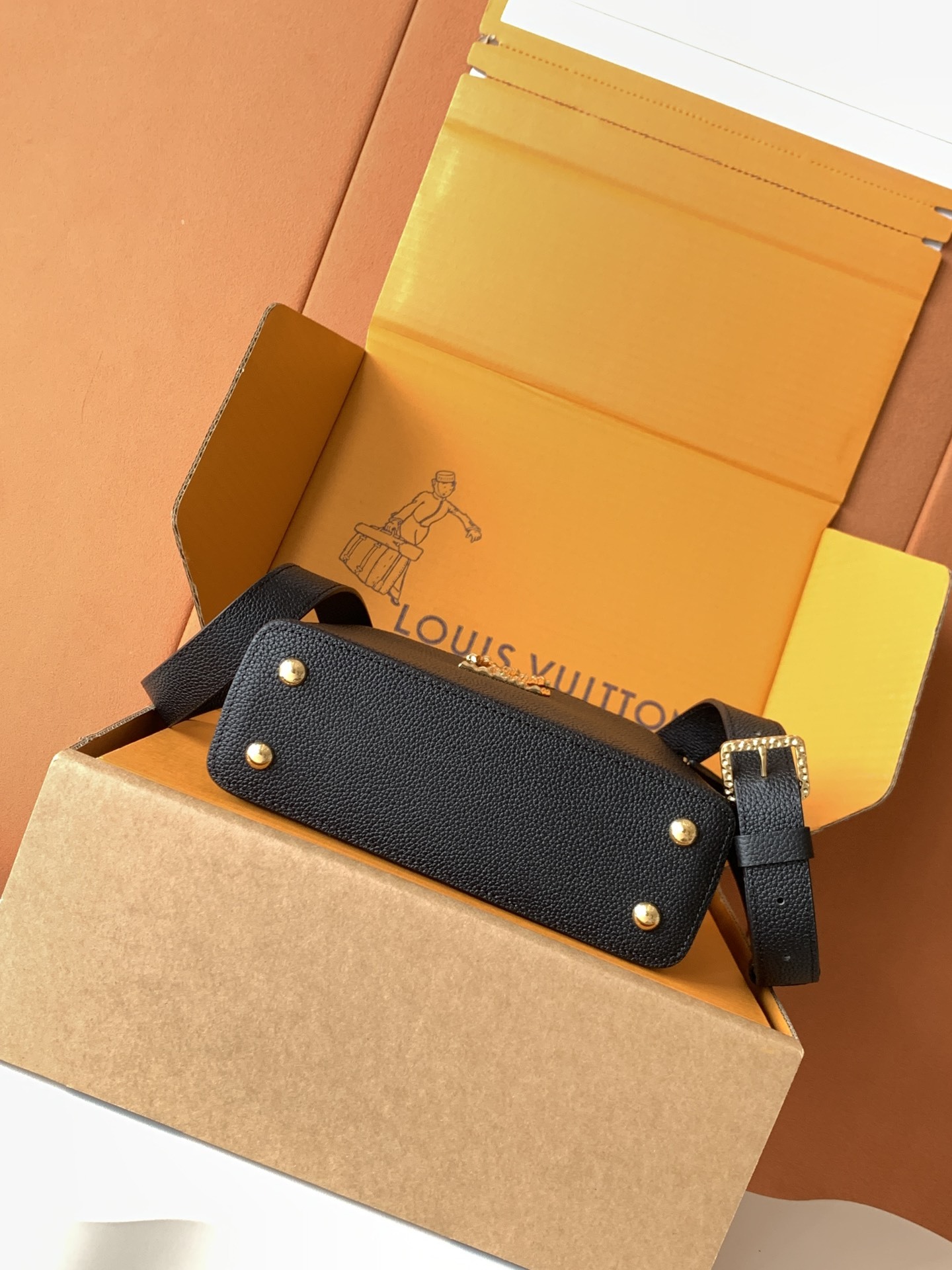 【全钢五金 变码芯片】特级配全套包装 CAPUCINES EAST WEST 迷你手袋 款号M24671