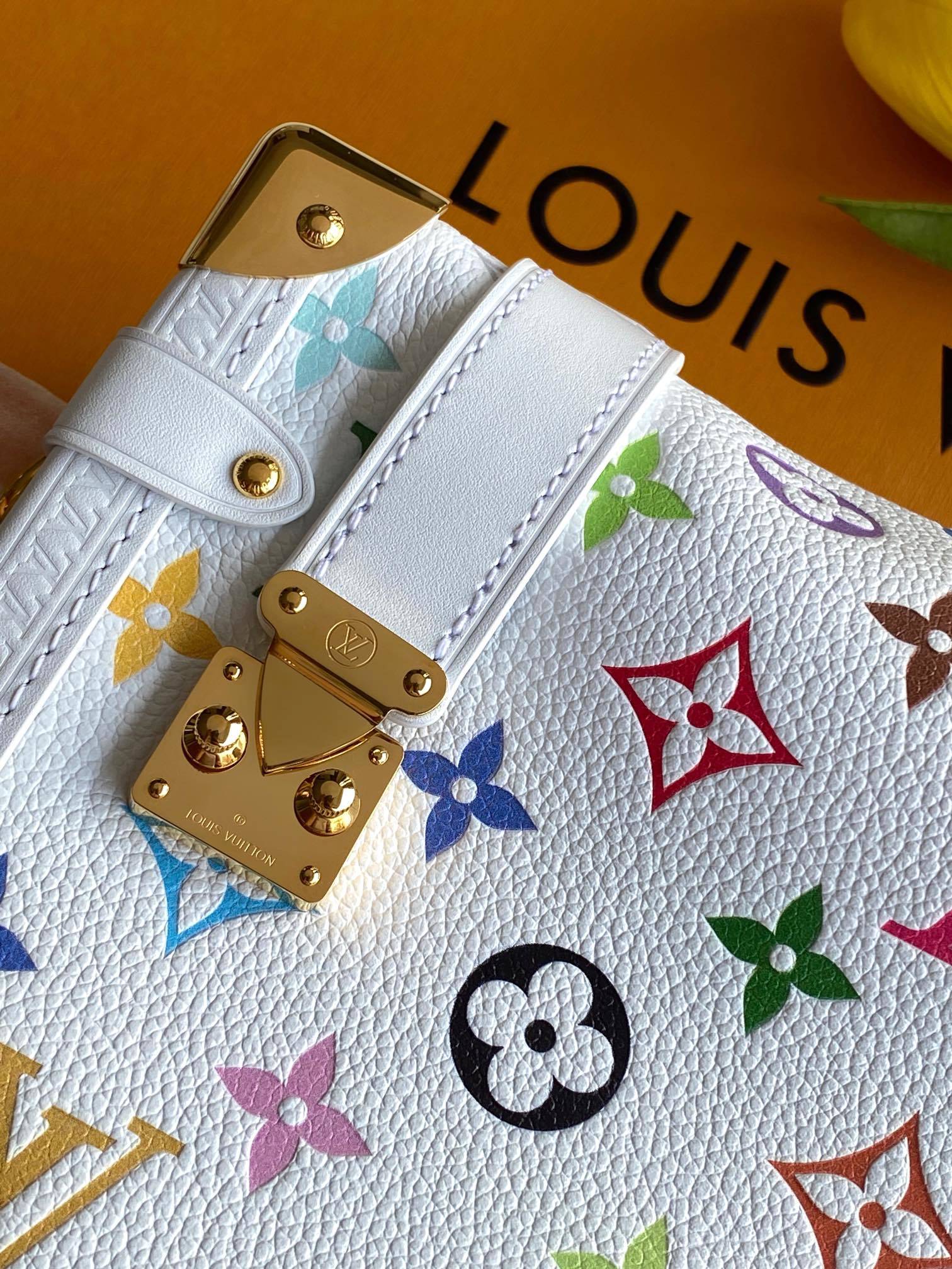 M14046私品(163动态UID )进口菱形面料 (品质第九次升级,进口原厂皮.专柜同步,动态电子芯片