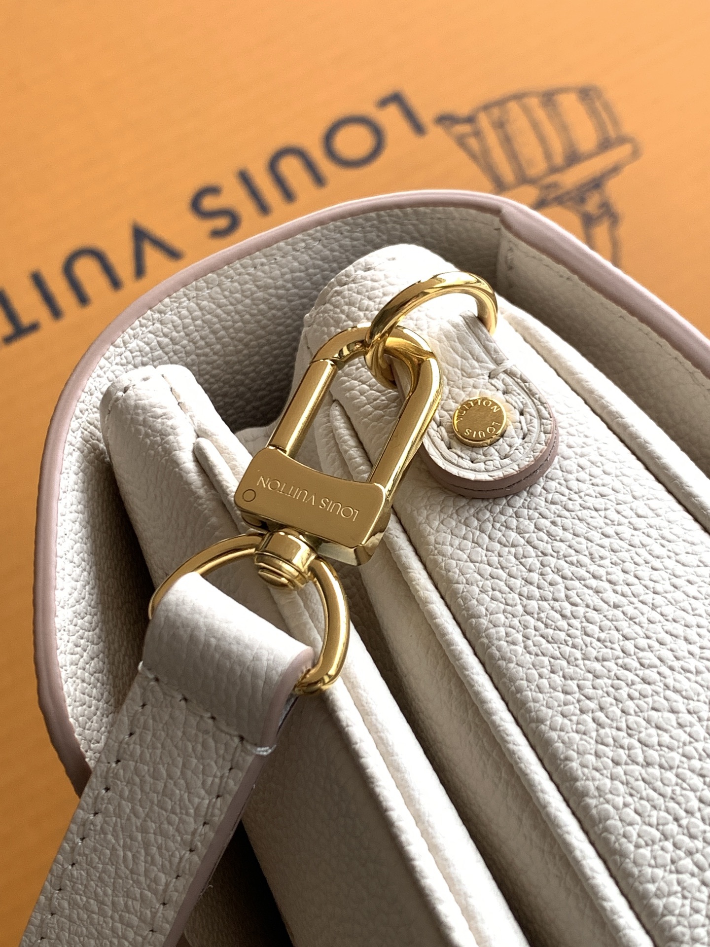 特级全钢变码芯片M14977奶油色 全皮邮差包 NEW Métis Pouch 邮差包 这个版本的Poc