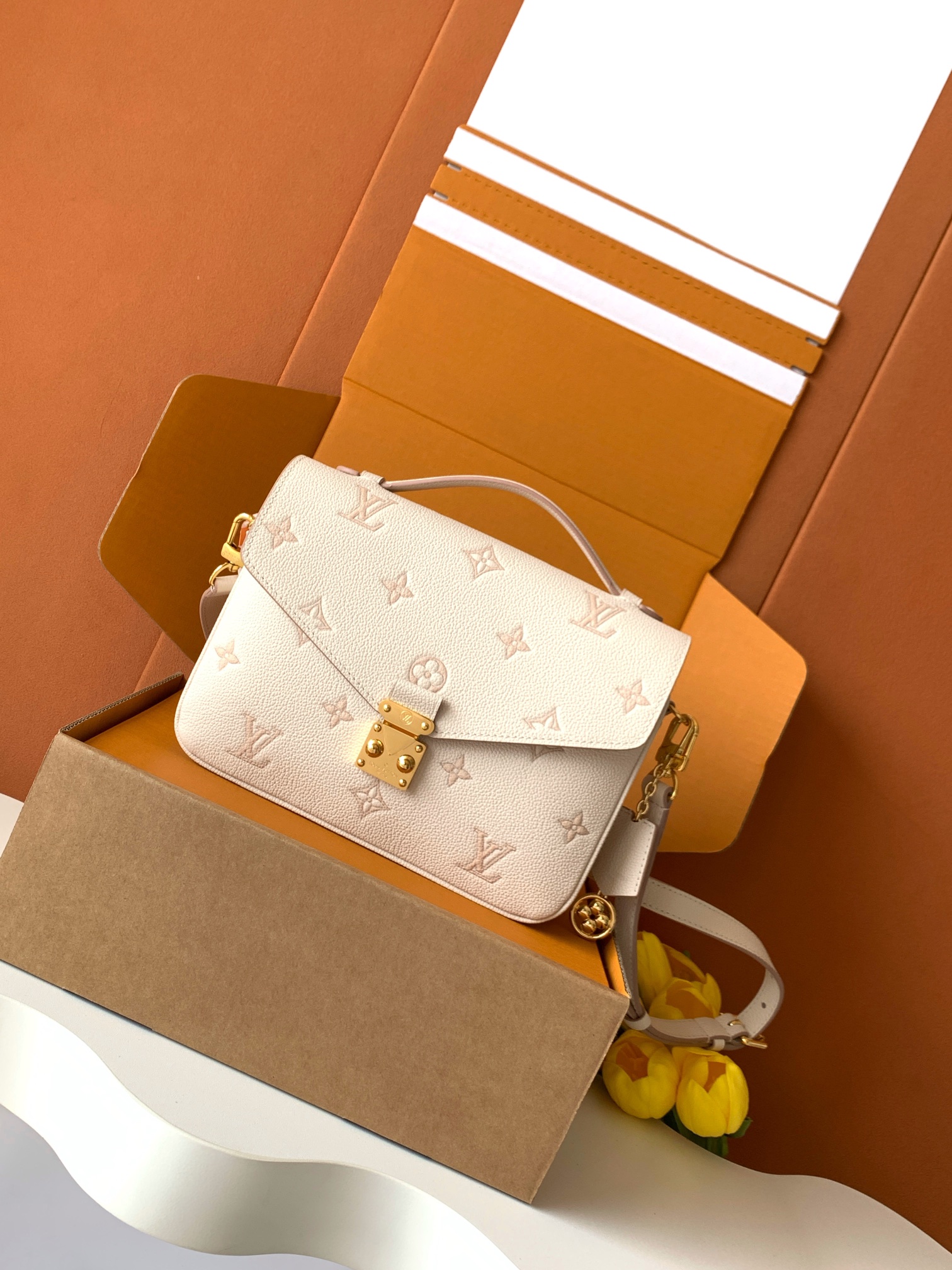 特级全钢变码芯片M14977奶油色 全皮邮差包 NEW Métis Pouch 邮差包 这个版本的Poc