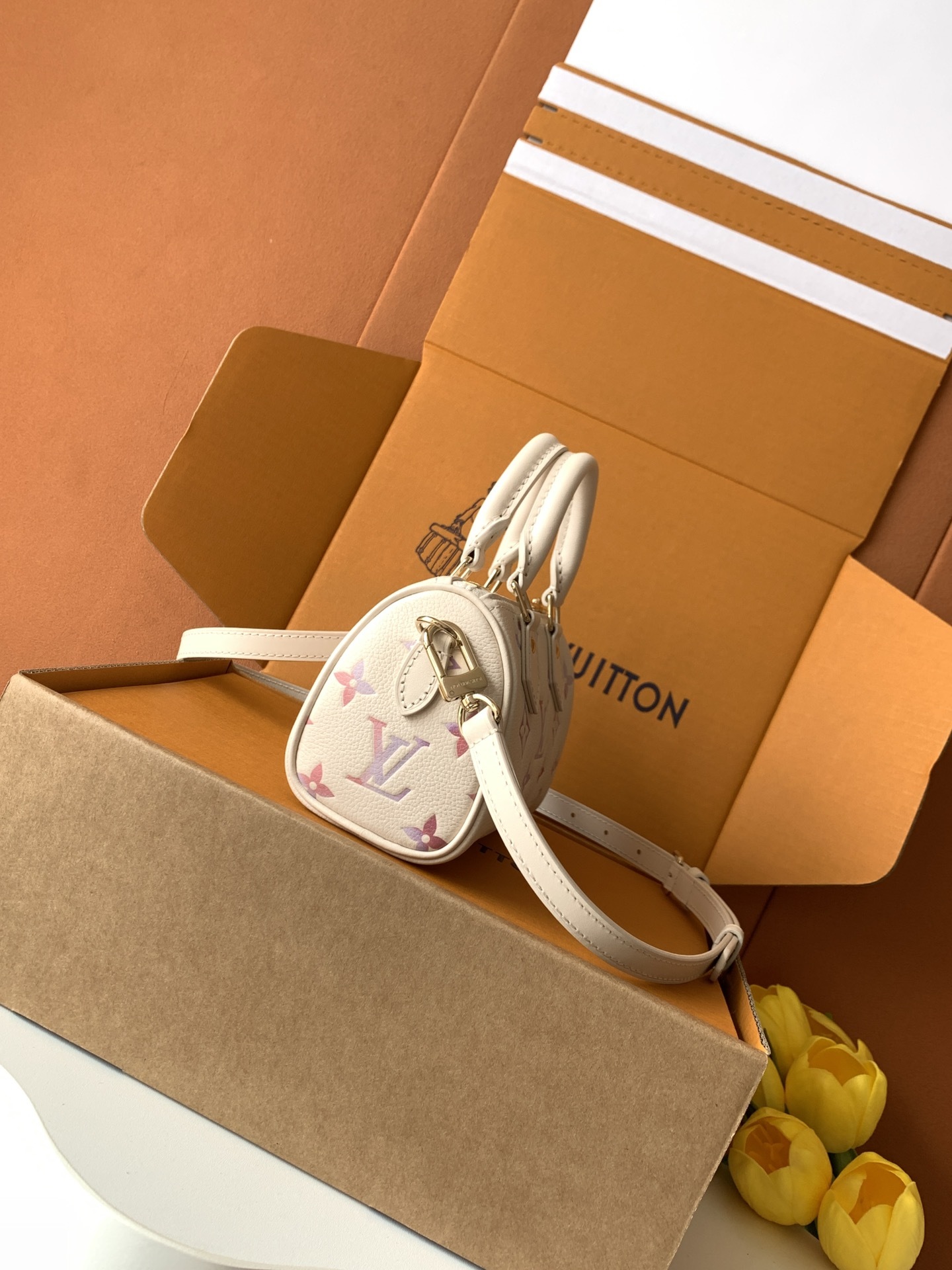 【特级MB163c芯片版原厂皮】本款 Nano Speedy 手袋型号:M25591材料:A级全钢五金,