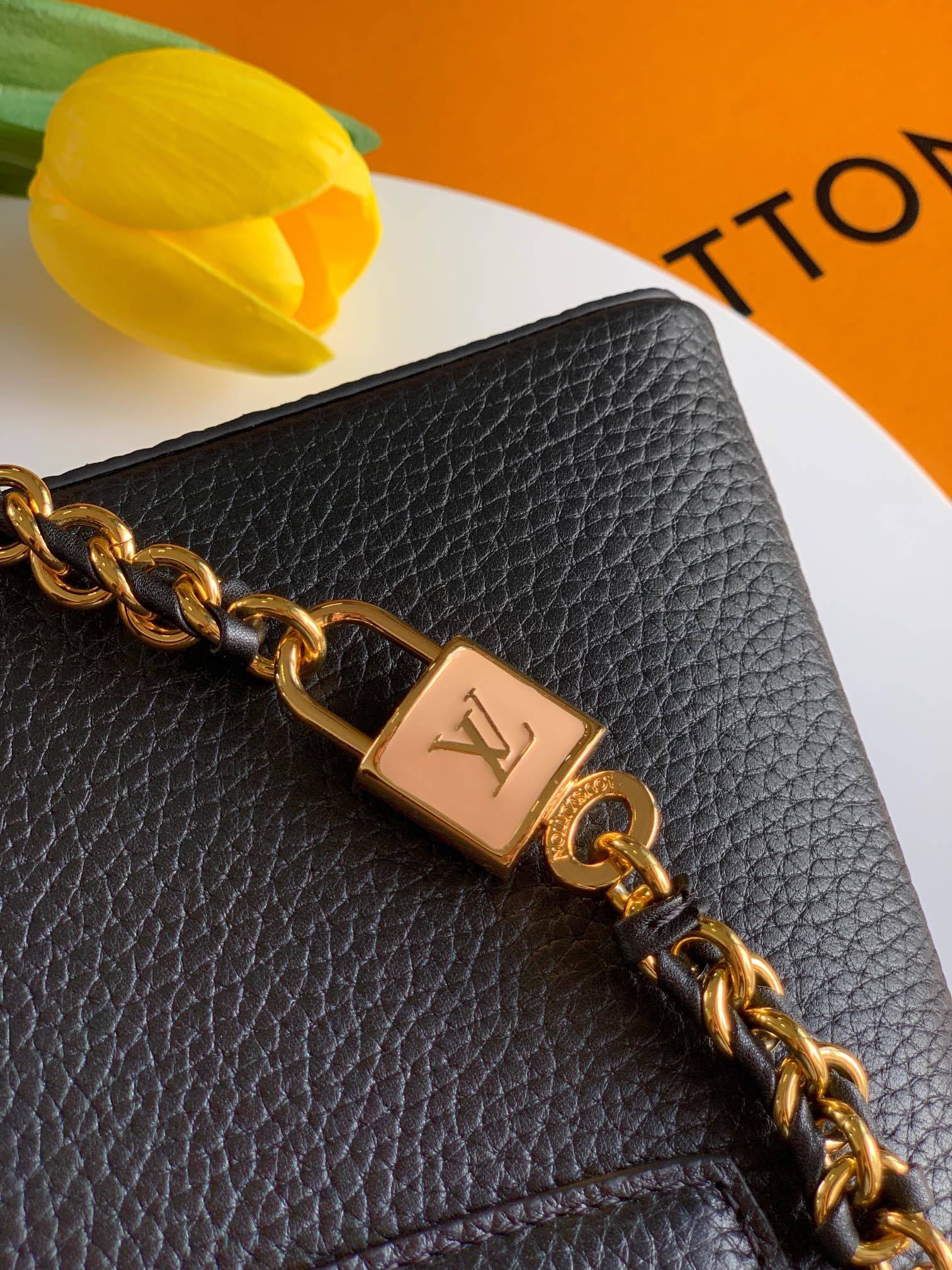 特级全钢(163C芯片版)【进口牛皮💋 M23951黑色金】【Capucines mini 手袋】由全粒