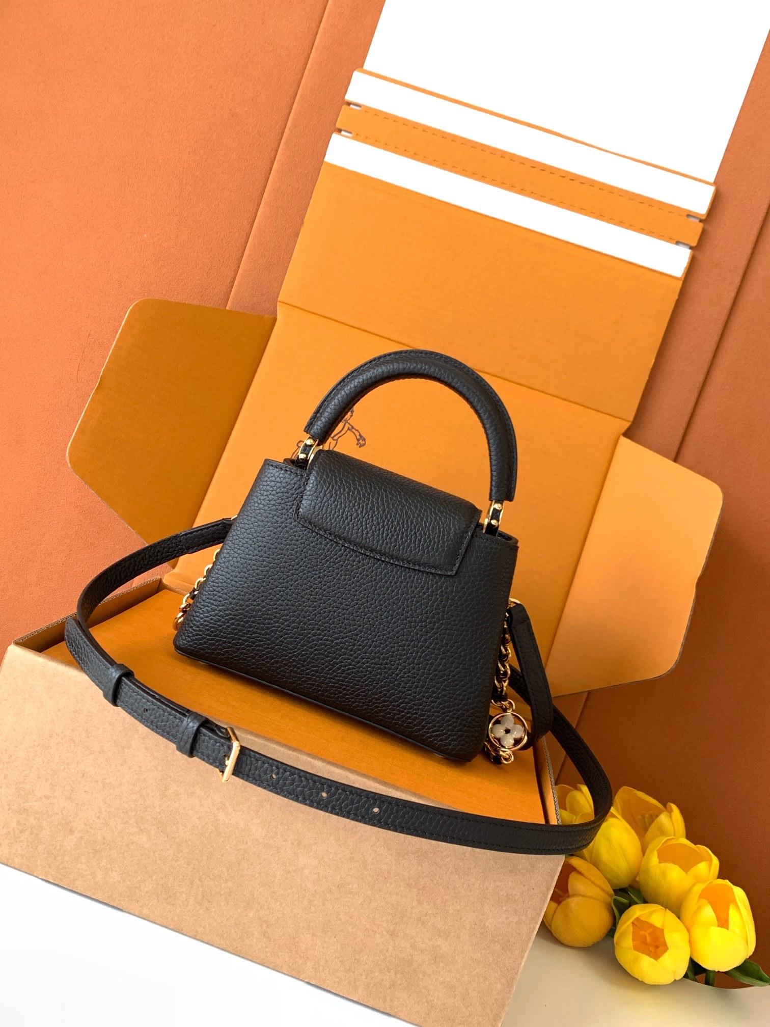 特级全钢(163C芯片版)【进口牛皮💋 M23951黑色金】【Capucines mini 手袋】由全粒