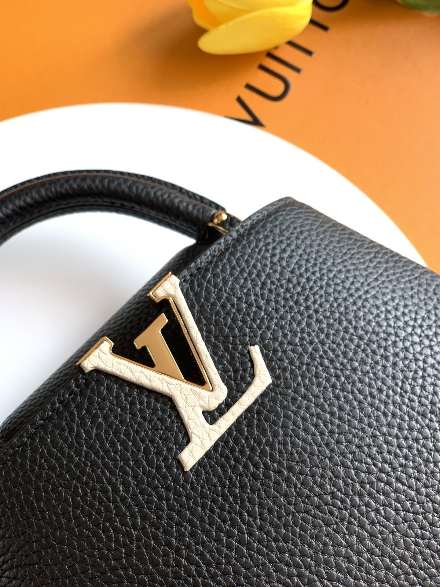 特级全钢(163C芯片版)【进口牛皮💋 M23951黑色金】【Capucines mini 手袋】由全粒