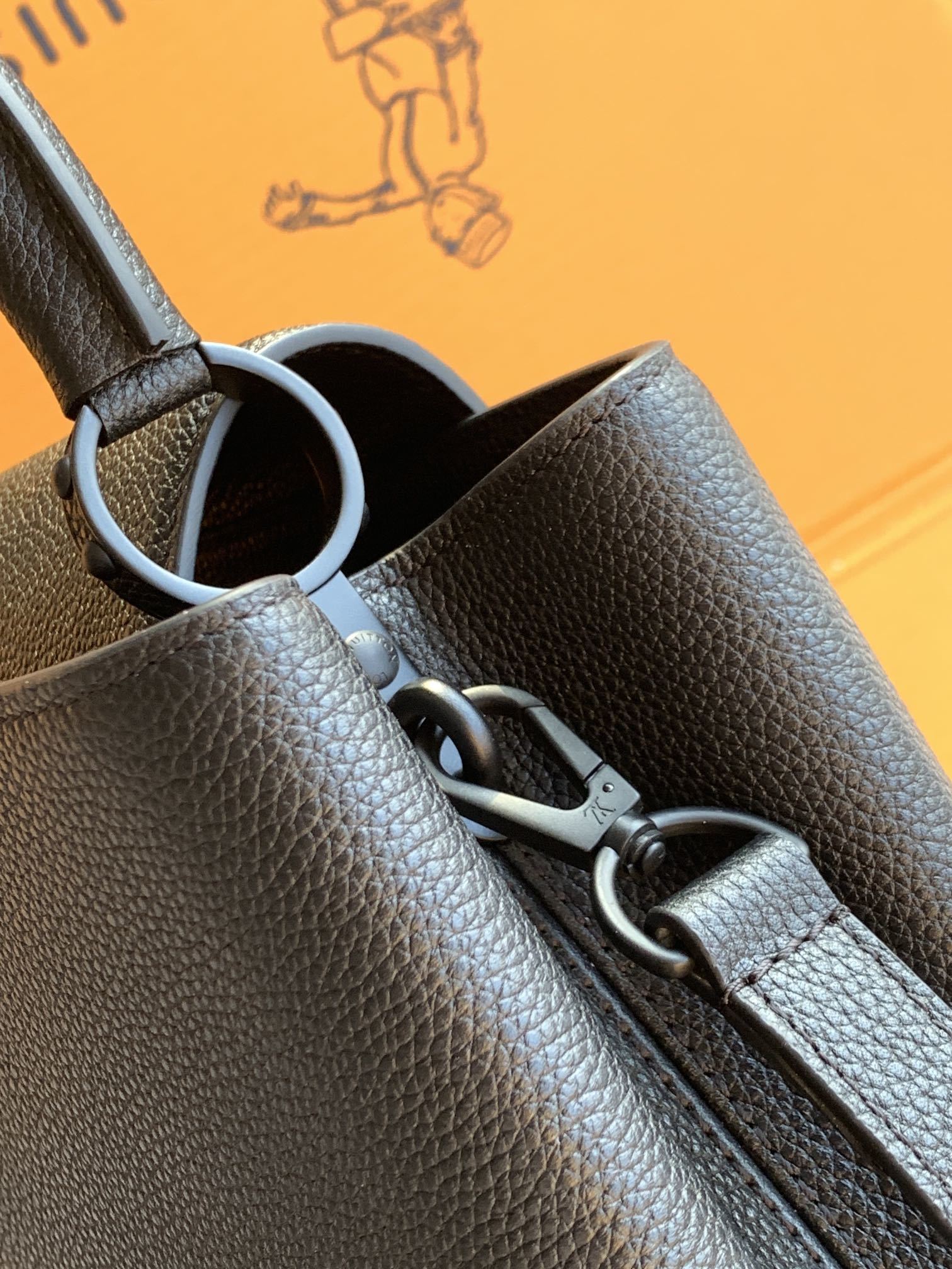 【特级MB163c01芯片版原厂皮】本款CarryAll 手袋型号:M23947黑色163c01芯片版材