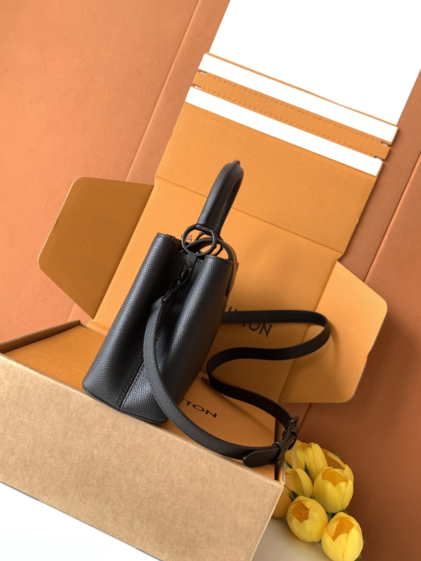 【特级MB163c01芯片版原厂皮】本款CarryAll 手袋型号:M23947黑色163c01芯片版材