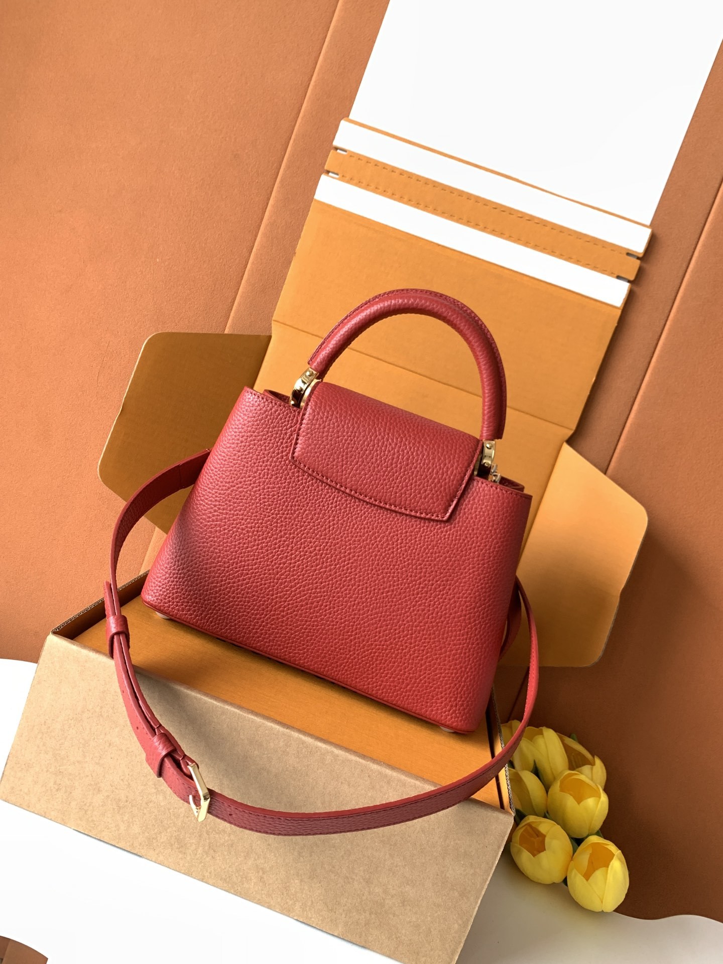 特级全钢五金 M12936半红金 本款Capucines手袋出自CapucinesChain On Yo