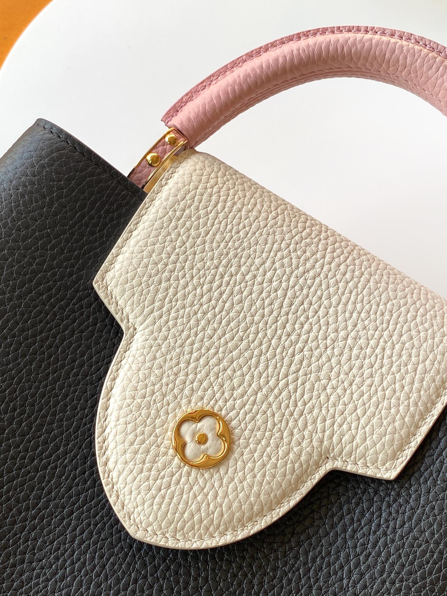 Louis Vuitton 全钢 M20844进口牛皮黑色配浅樱花粉色花卉三拼