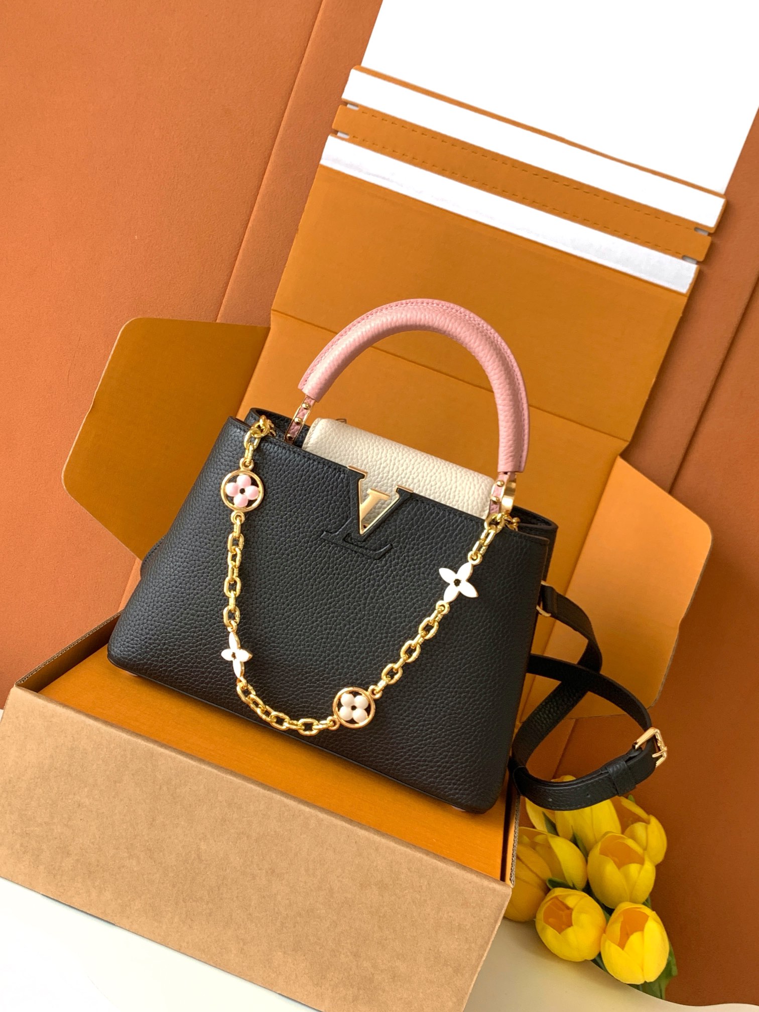 Louis Vuitton 全钢 M20844进口牛皮黑色配浅樱花粉色花卉三拼