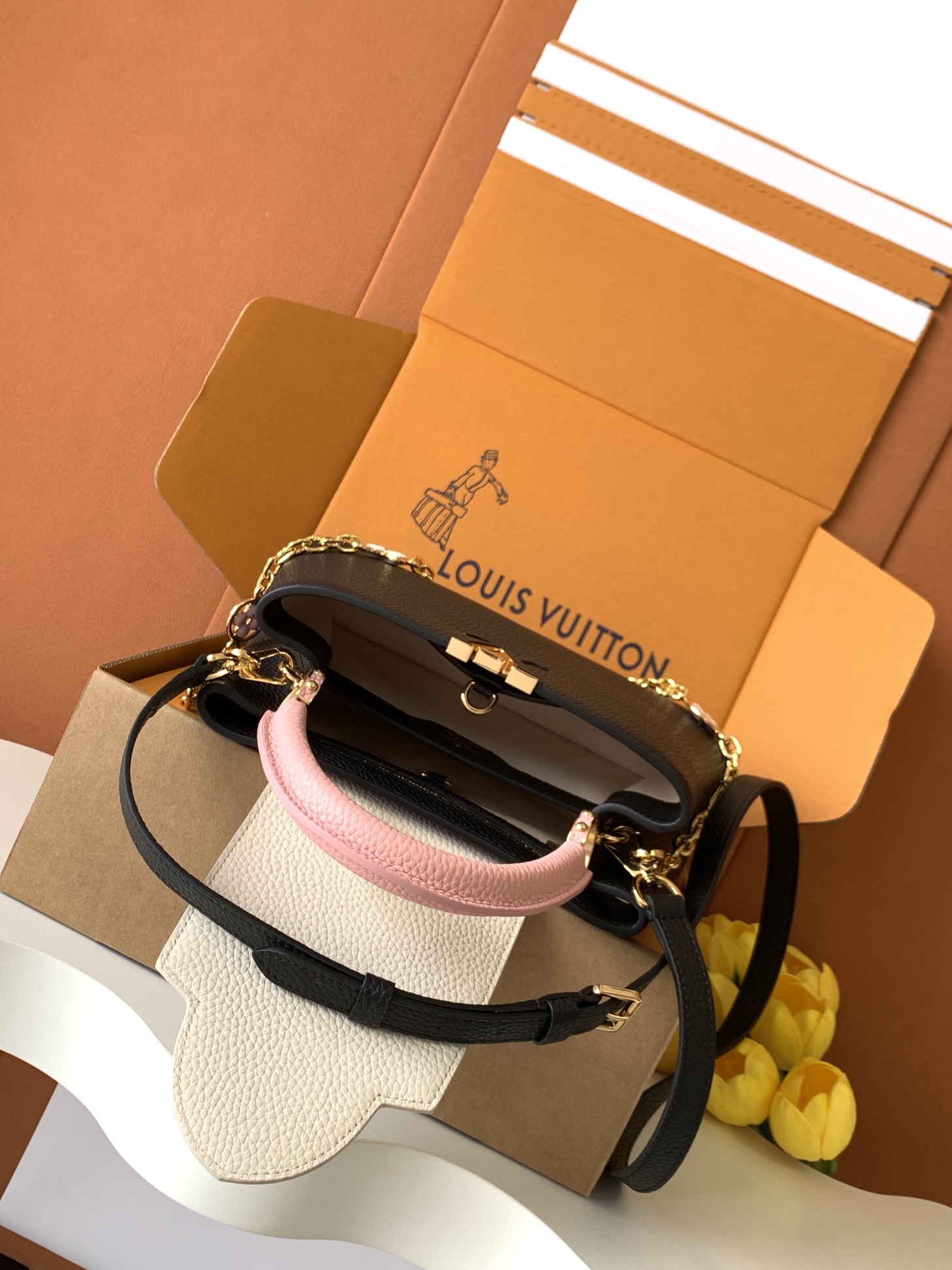 Louis Vuitton 全钢 M20844进口牛皮黑色配浅樱花粉色花卉三拼