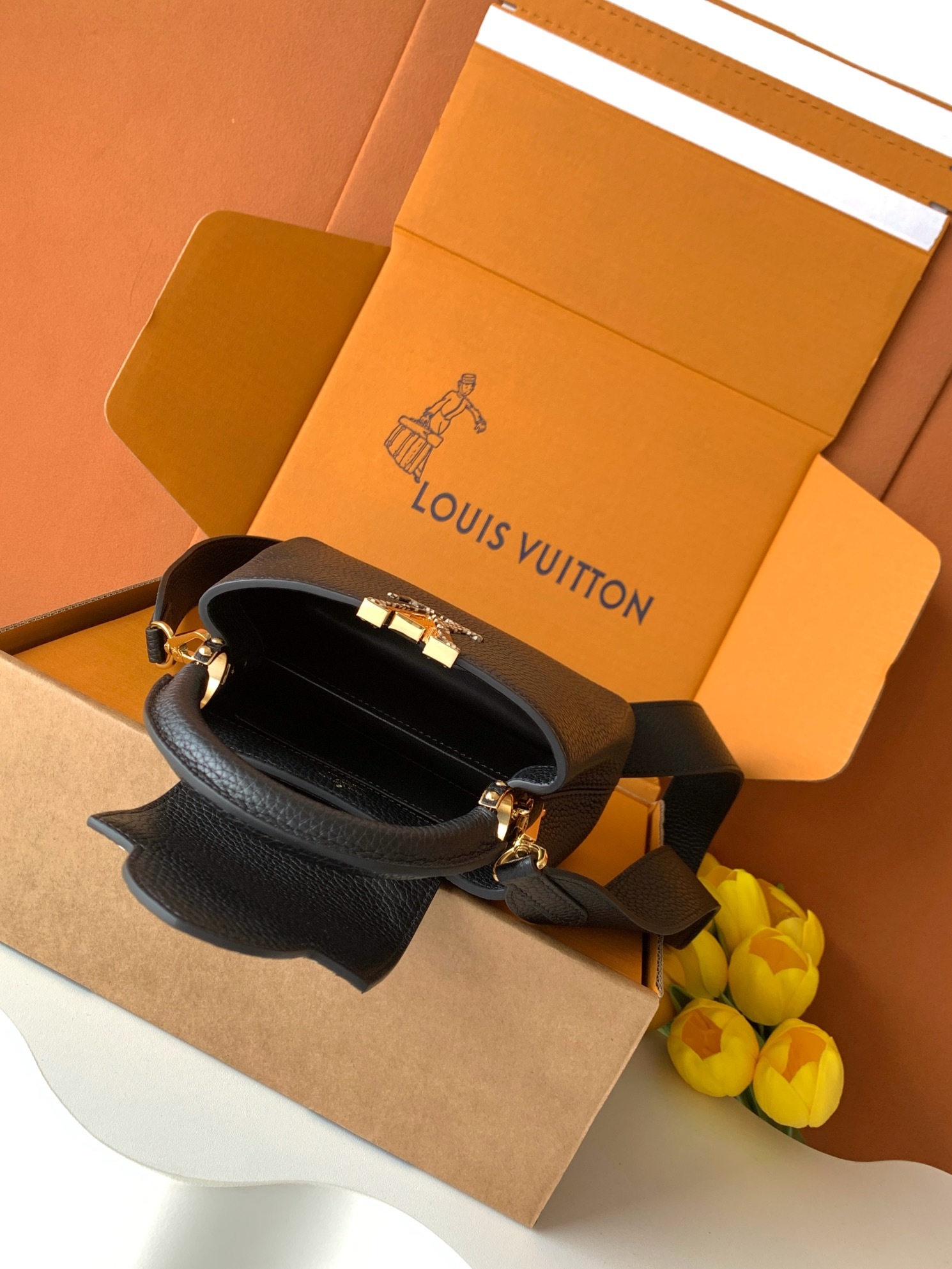 【特级MB新版芯片原厂皮】Capucines 迷你 黑配亮光蟒蛇金型号:M81208材料:A级全钢五金,