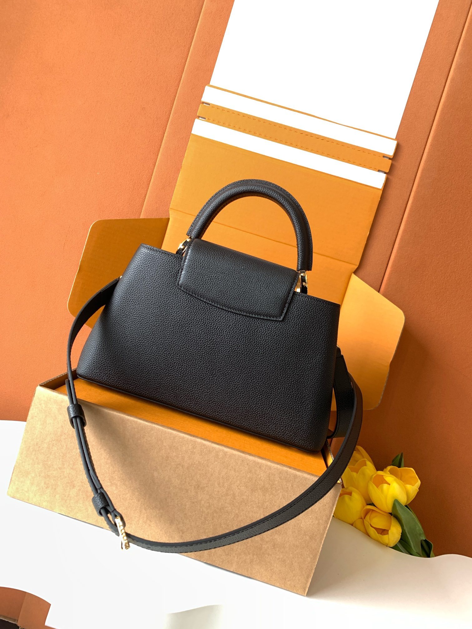 【全钢五金 变码芯片】特级配全套包装 M24672进口牛皮黑色金扣中号本款capucines eastw