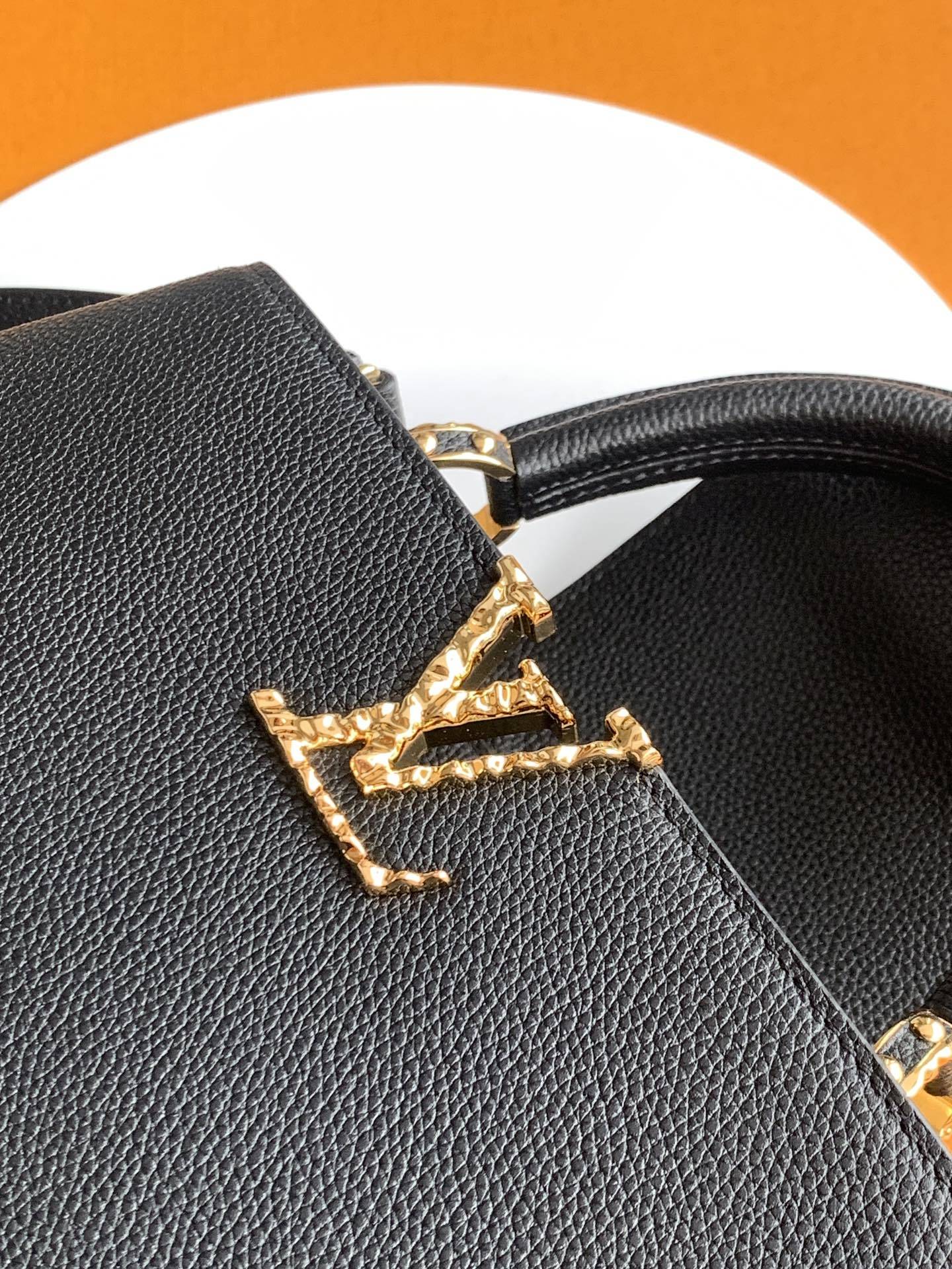 【全钢五金 变码芯片】特级配全套包装 M24672进口牛皮黑色金扣中号本款capucines eastw