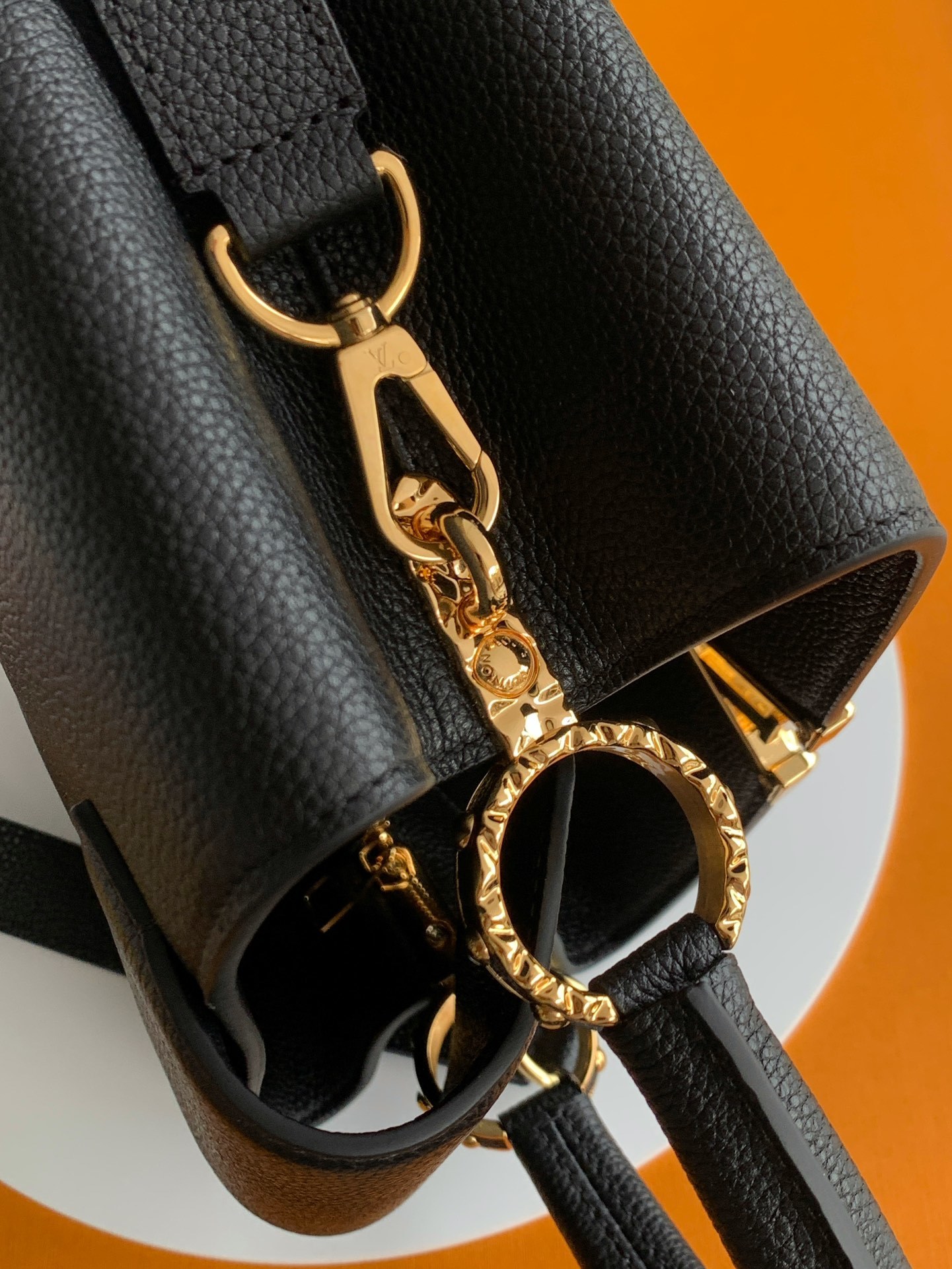 【全钢五金 变码芯片】特级配全套包装 M24672进口牛皮黑色金扣中号本款capucines eastw