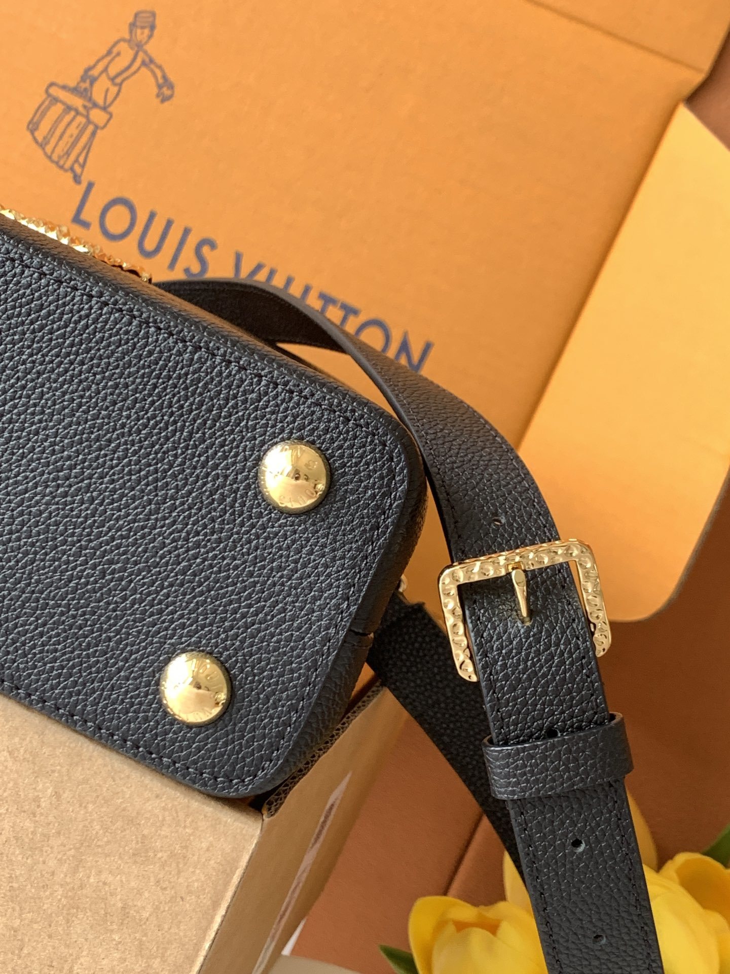 【全钢五金 变码芯片】特级配全套包装 M24672进口牛皮黑色金扣中号本款capucines eastw