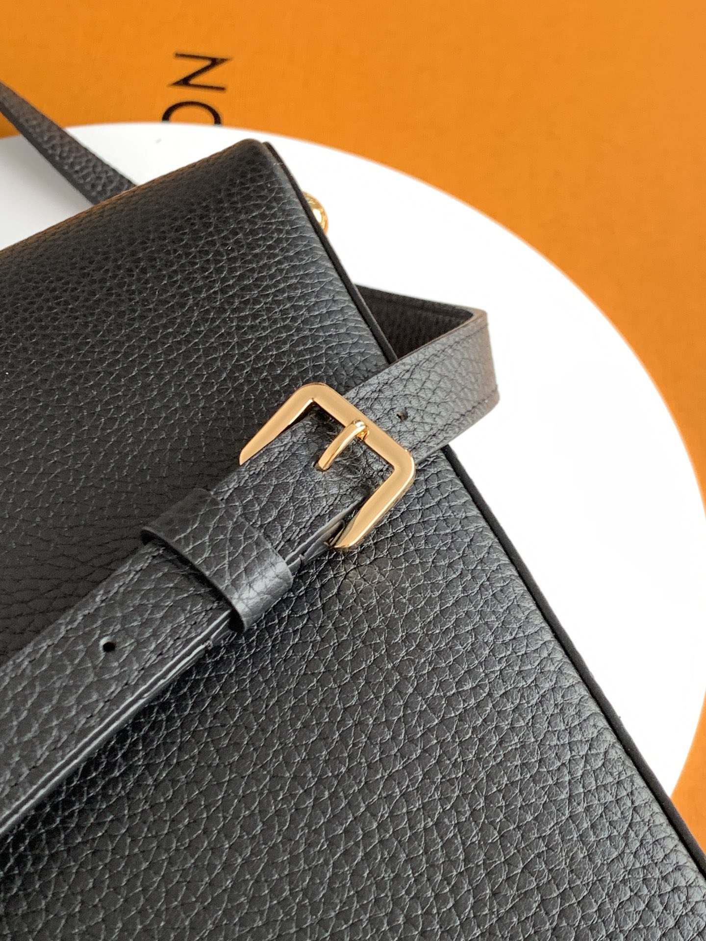 Louis Vuitton 动态芯片版 全钢进口牛皮 M23950黑色配白色金升级版五金