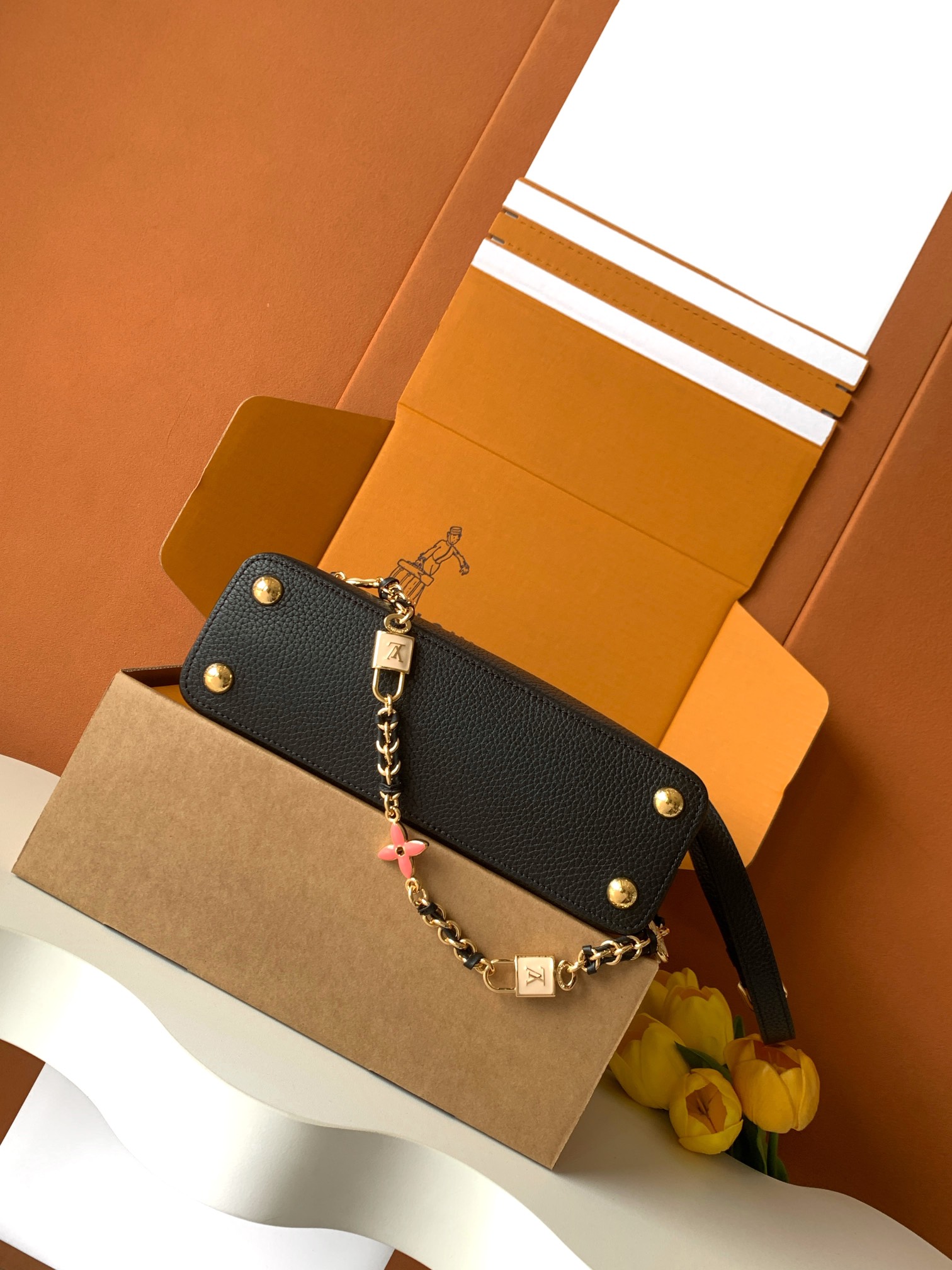 Louis Vuitton 动态芯片版 全钢进口牛皮 M23950黑色配白色金升级版五金