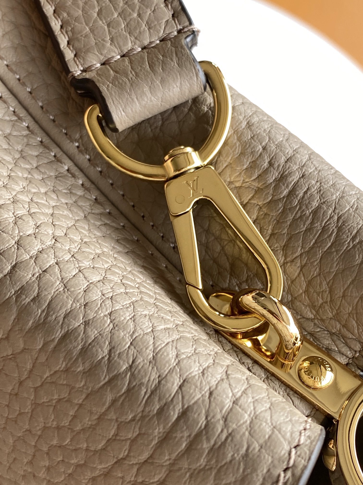 【特级MB新版芯片原厂皮】Capucines 迷你 大象灰金型号:M24729材料:A级全钢五金,进口牛