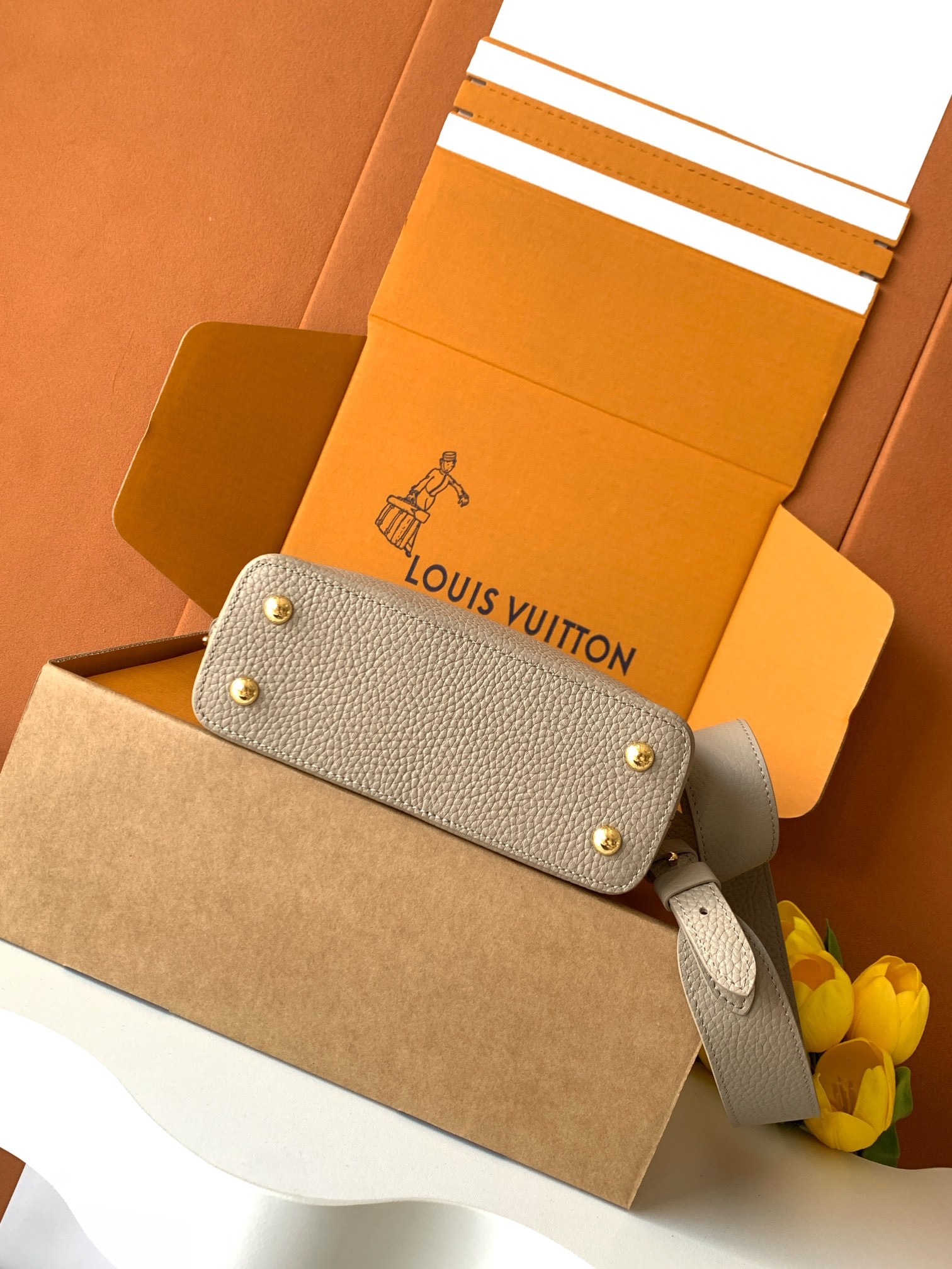 【特级MB芯片版原厂皮】Capucines 迷你 灰色配蟒蛇金型号:M80041黑色配亮光蟒蛇动态芯片版