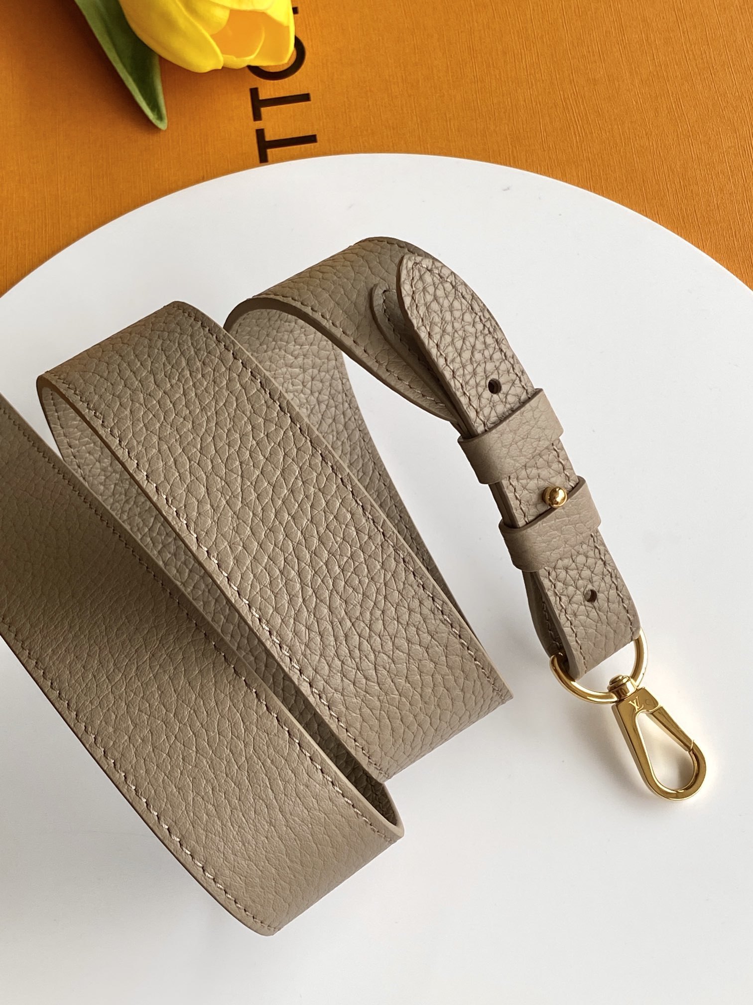 【特级MB芯片版原厂皮】Capucines 迷你 灰色配蟒蛇金型号:M80041黑色配亮光蟒蛇动态芯片版