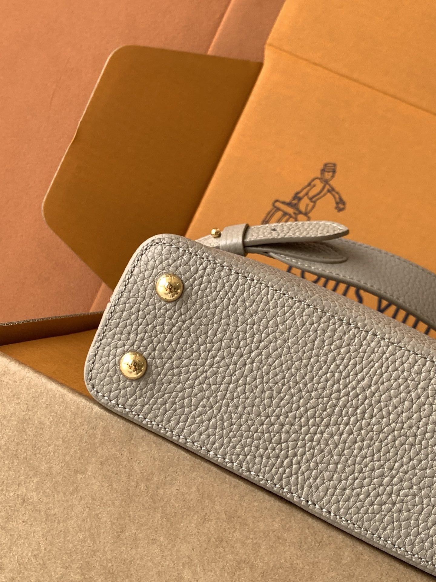 【特级MB芯片版原厂皮】Capucines 迷你 灰色配蟒蛇金型号:M80041黑色配亮光蟒蛇动态芯片版