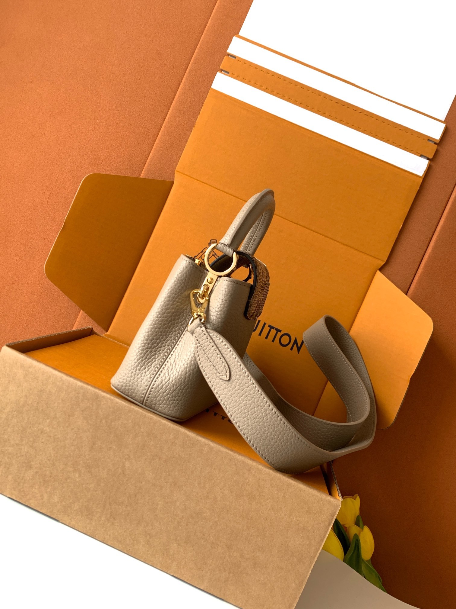 【特级MB新版芯片原厂皮】Capucines 迷你 灰色配亮光蟒蛇金型号:M81208材料:A级全钢五金