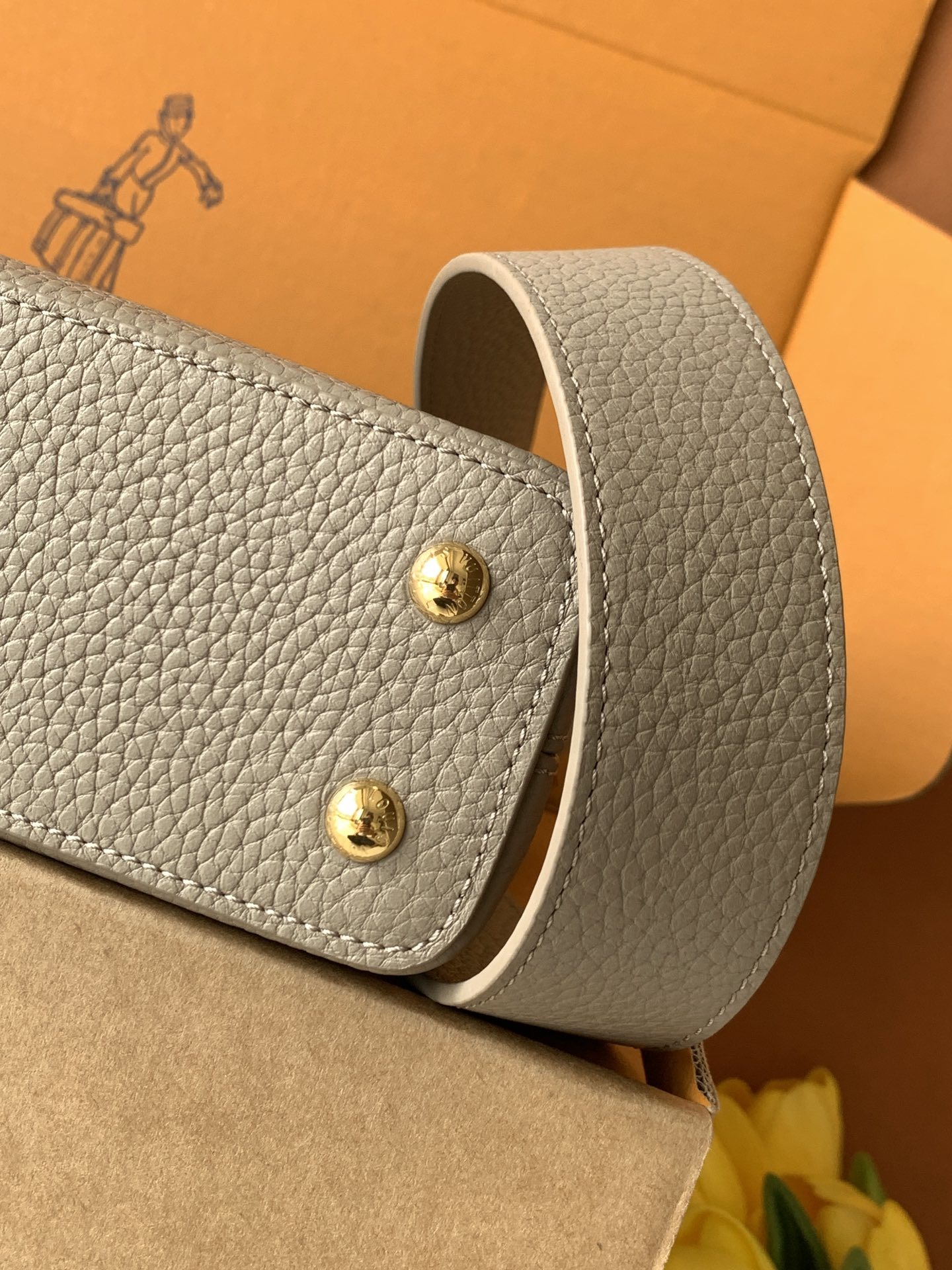 【特级MB芯片版原厂皮】Capucines 迷你 黑色配蟒蛇金型号:M81410灰色蟒蛇动态芯片版材料: