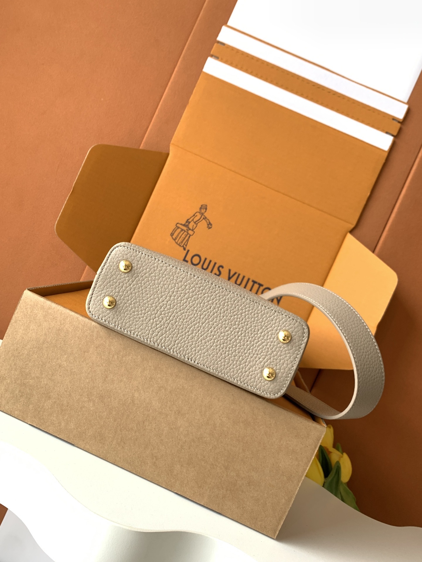 【特级MB芯片版原厂皮】Capucines 迷你 黑色配蟒蛇金型号:M81410灰色蟒蛇动态芯片版材料: