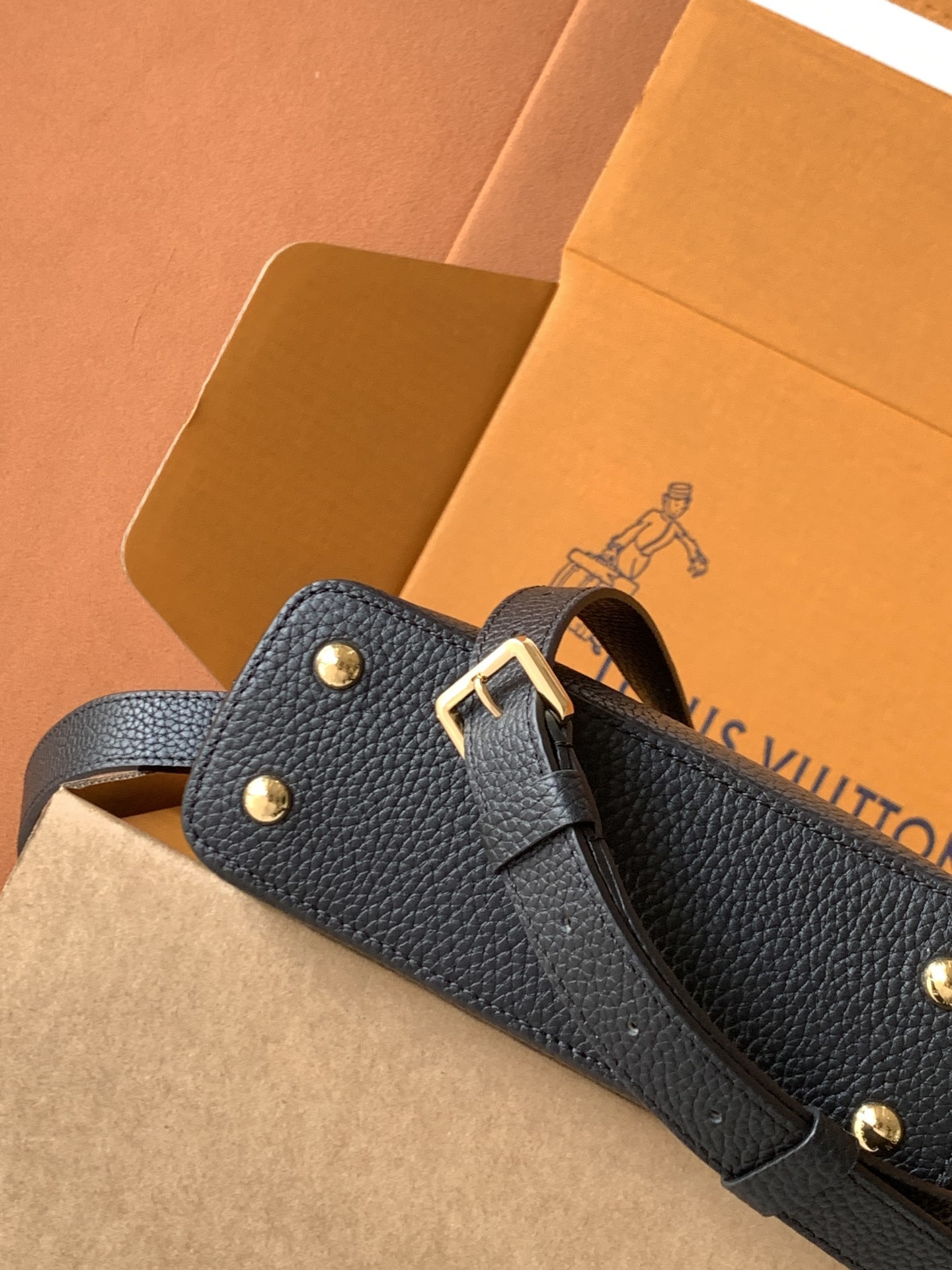 【特级MB新版芯片原厂皮】Capucines 迷你 黑色金型号:M24729材料:A级全钢五金,进口牛皮