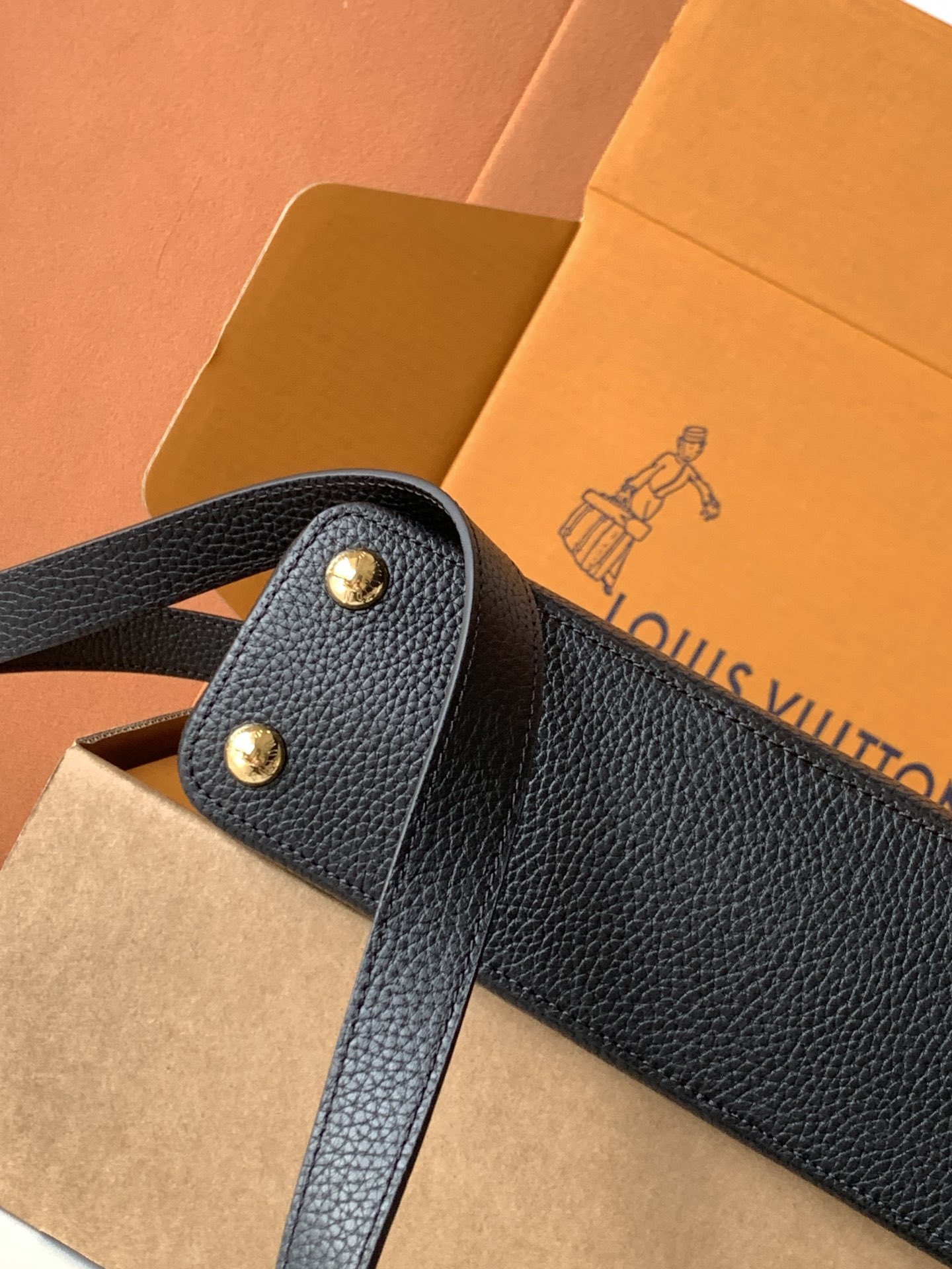 【特级MB新版芯片原厂皮】Capucines 迷你 黑色金型号:M24728材料:A级全钢五金,进口牛皮