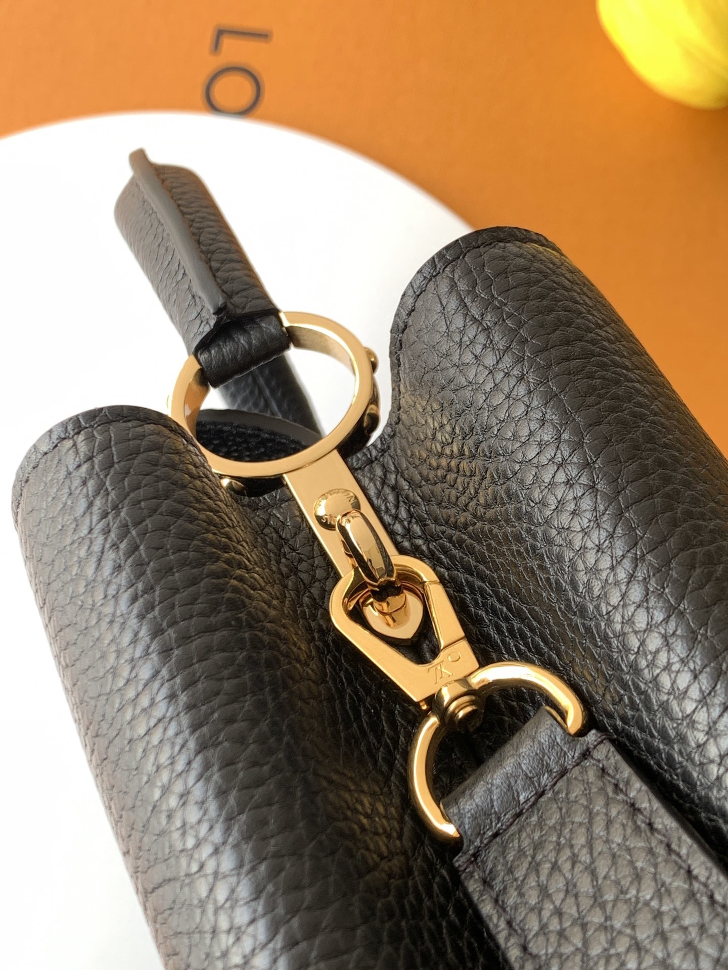 【特级MB新版芯片原厂皮】Capucines 迷你 黑色金型号:M24728材料:A级全钢五金,进口牛皮