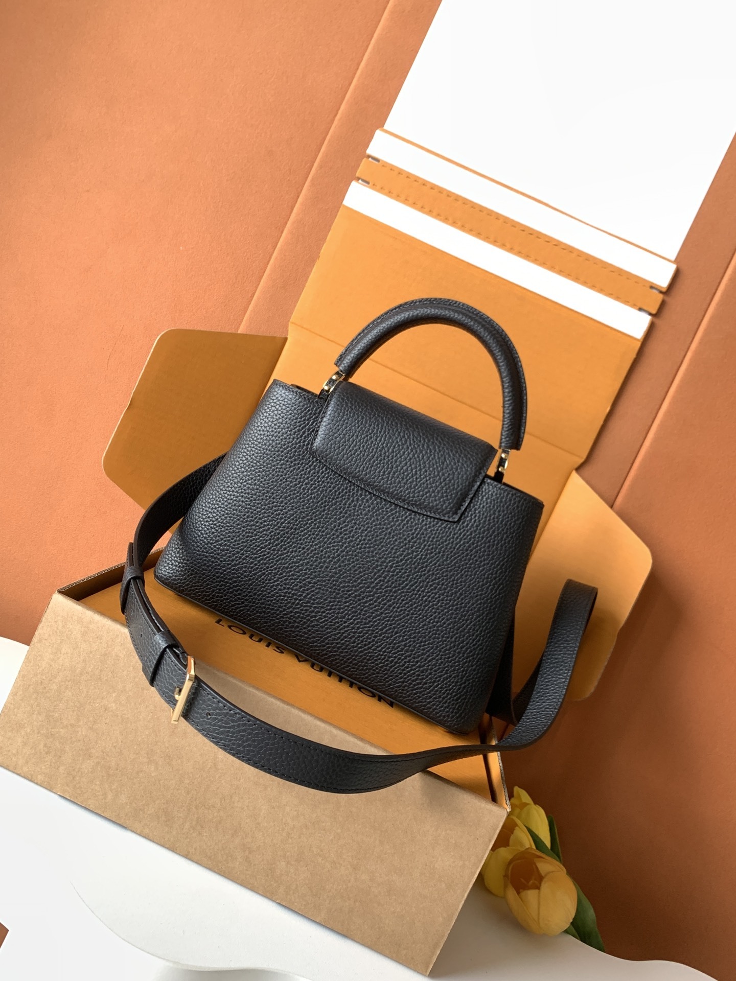 【特级MB新版芯片原厂皮】Capucines 迷你 黑色金型号:M24728材料:A级全钢五金,进口牛皮