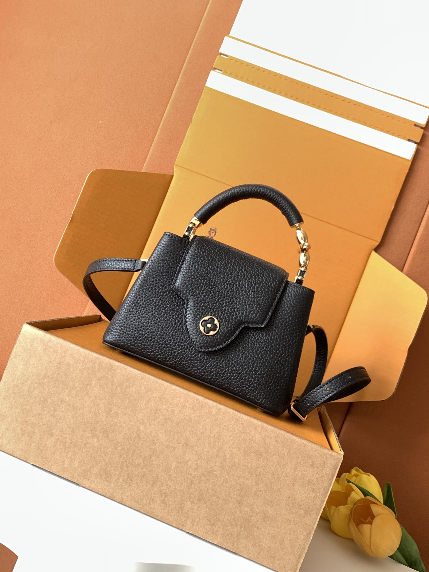 【特级全钢】Capucines 迷你 黑色金型号:M23943材料:A级全钢五金,进口牛皮包装:全套原厂