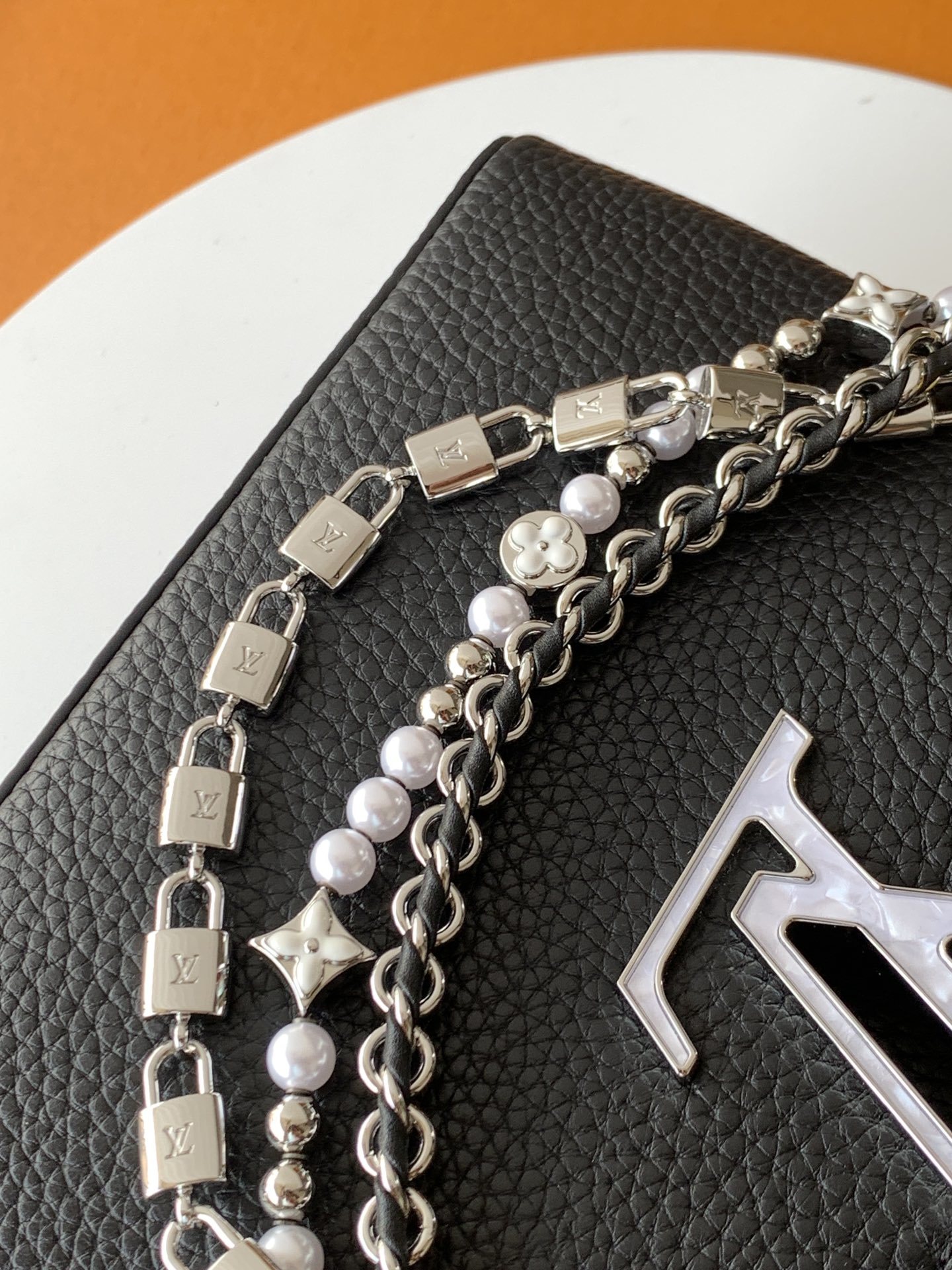 【全钢五金 MB163c01变码芯片】特级配全套包装 款号M11908 进口牛皮黑色银扣本款Capuci