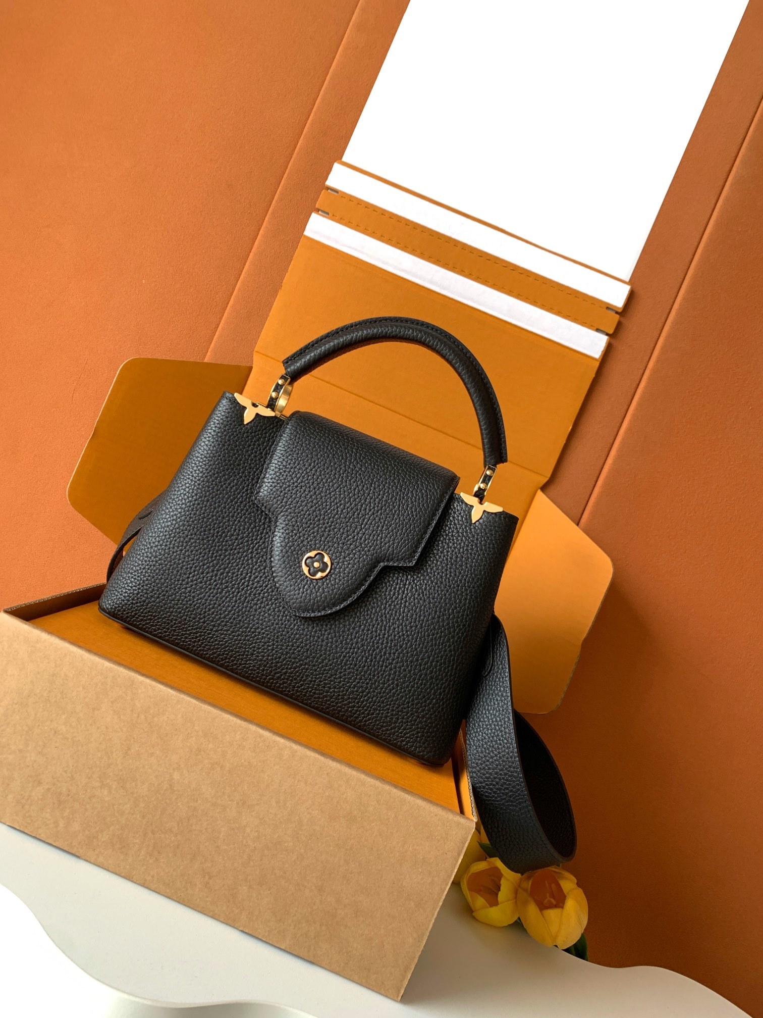 【全钢五金 变码芯片】特级配全套包装 💋 M56660进口牛皮黑色 金扣】 花冠全钢五金Capucine