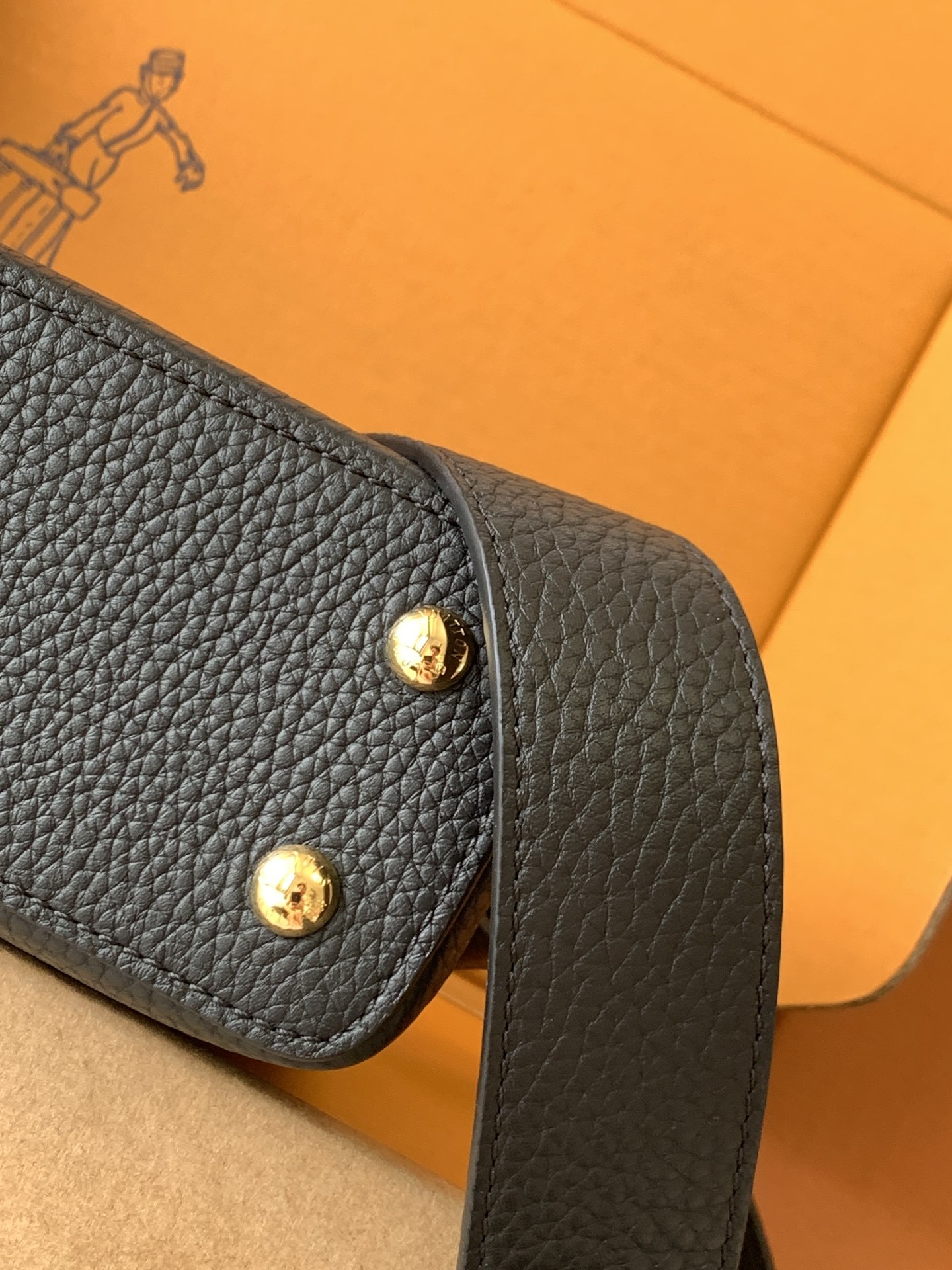 【特级MB芯片版原厂皮】Capucines 迷你 进口牛皮黑色配蟒蛇金型号:M80041进口牛皮黑色配亮