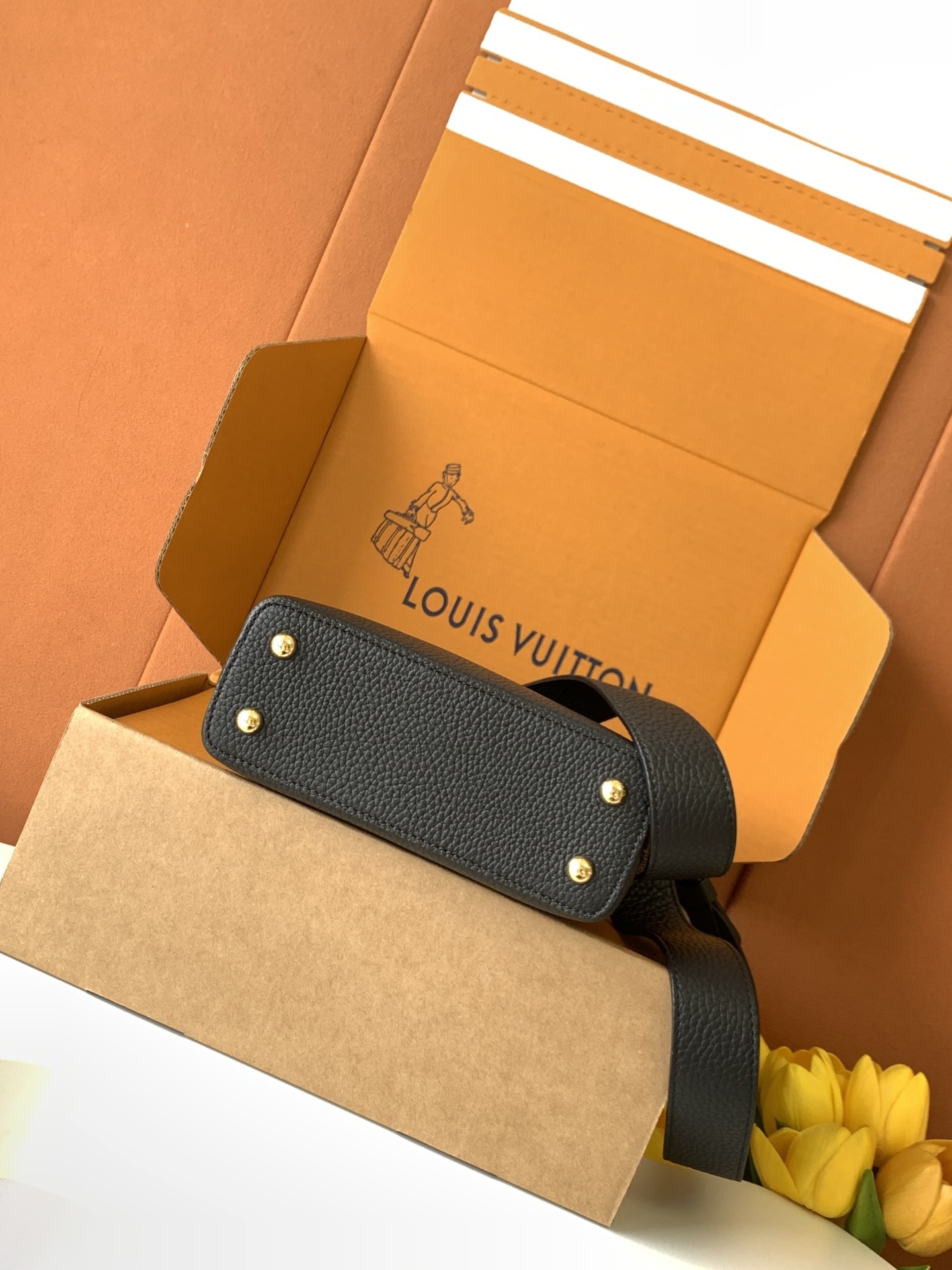 【特级MB芯片版原厂皮】Capucines 迷你 进口牛皮黑色配蟒蛇金型号:M80041进口牛皮黑色配亮