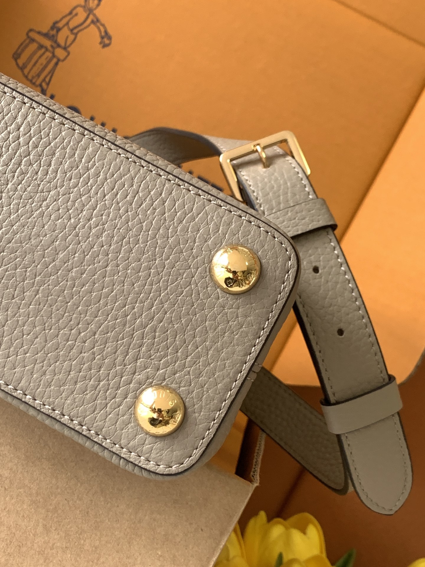 【特级MB新版芯片原厂皮】Capucines 迷你 大象灰金型号:M24728材料:A级全钢五金,进口牛