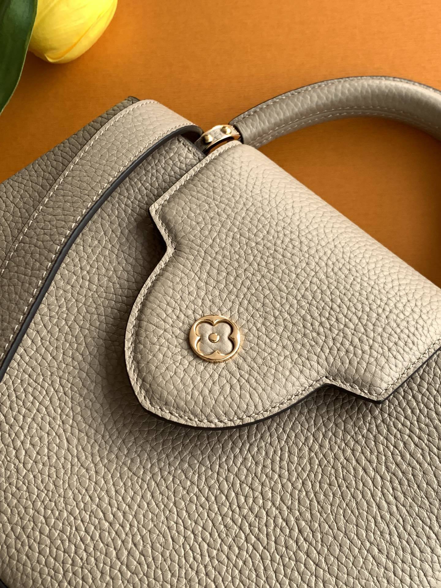 【特级MB新版芯片原厂皮】Capucines 迷你 大象灰金型号:M24728材料:A级全钢五金,进口牛