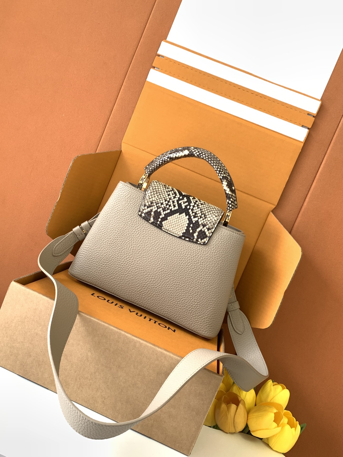 Fendi 全钢 N80071进口牛皮灰配蟒蛇金扣